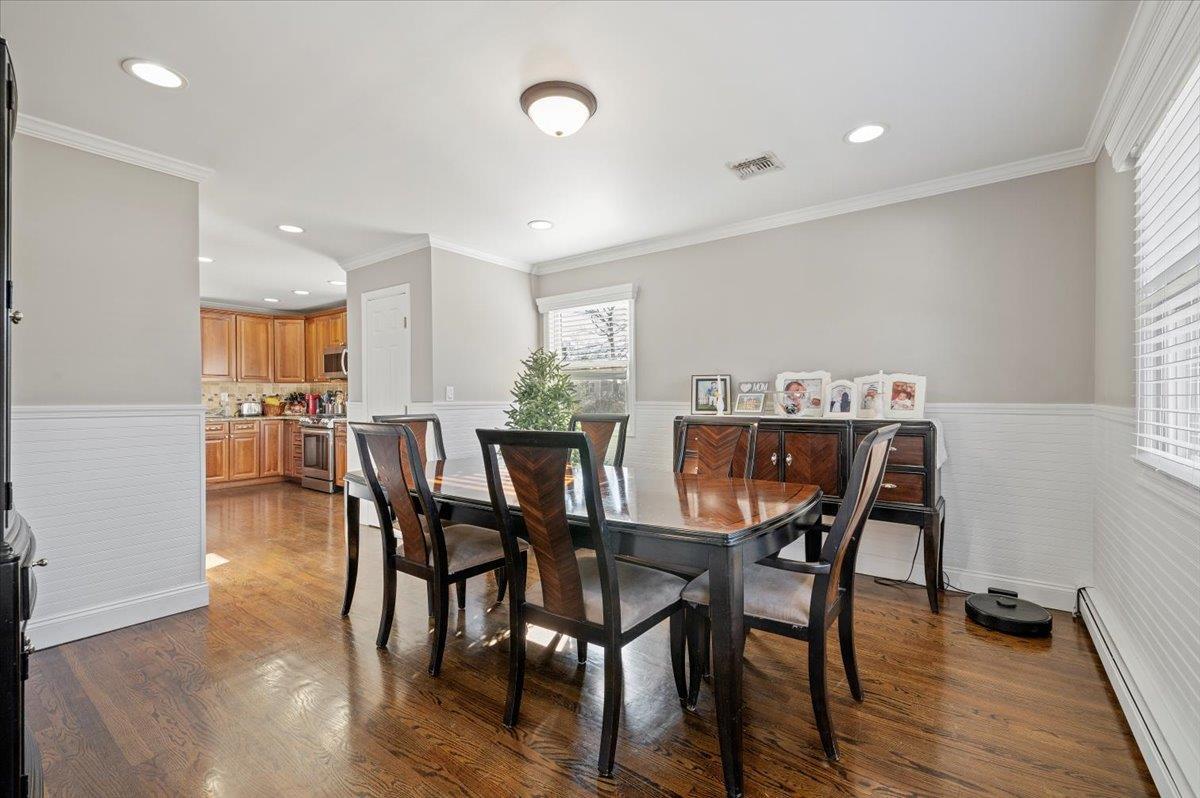 Single Family Brook  Nassau County, NY 11710, MLS-813472-6