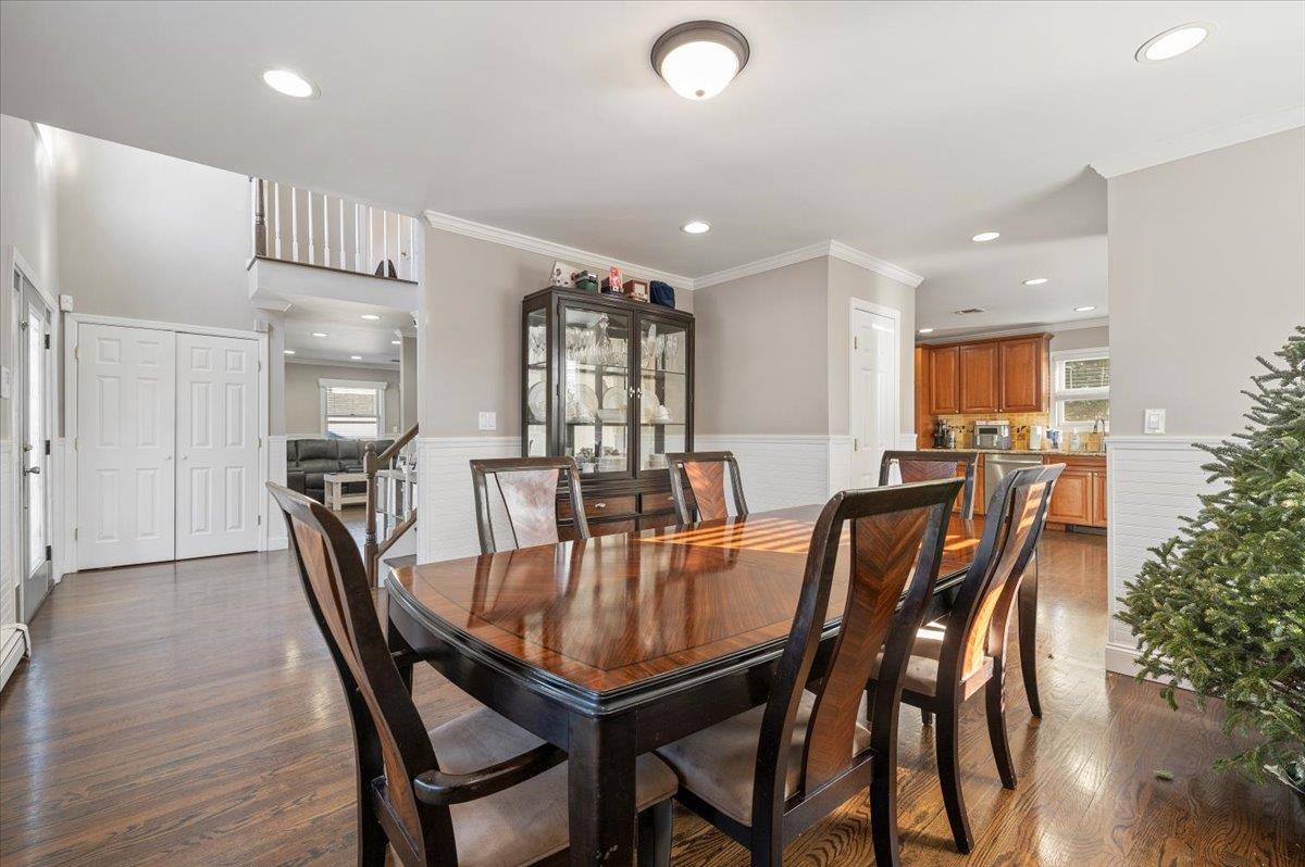 Single Family Brook  Nassau County, NY 11710, MLS-813472-7