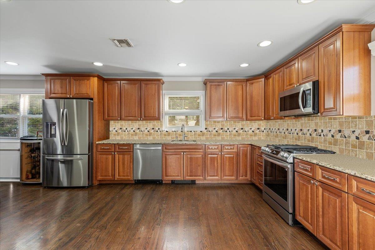 Single Family Brook  Nassau County, NY 11710, MLS-813472-9