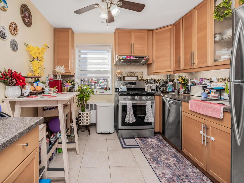 Coop Dehaven  Westchester County, NY 10703, MLS-813711-10