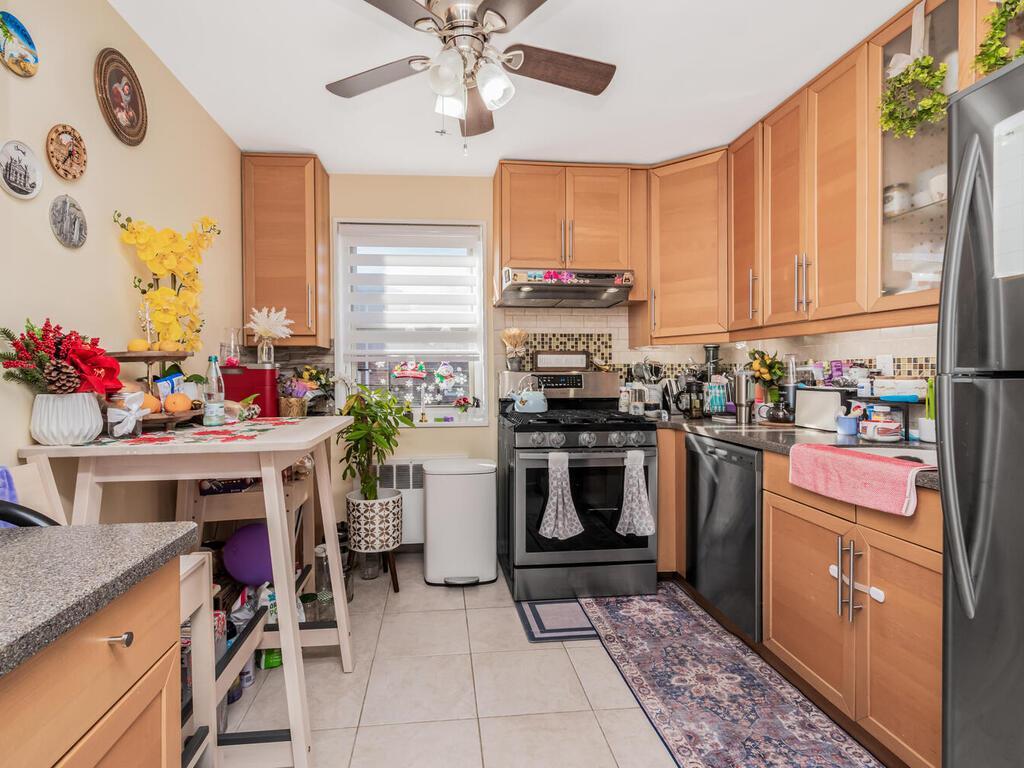 Coop Dehaven  Westchester County, NY 10703, MLS-813711-9