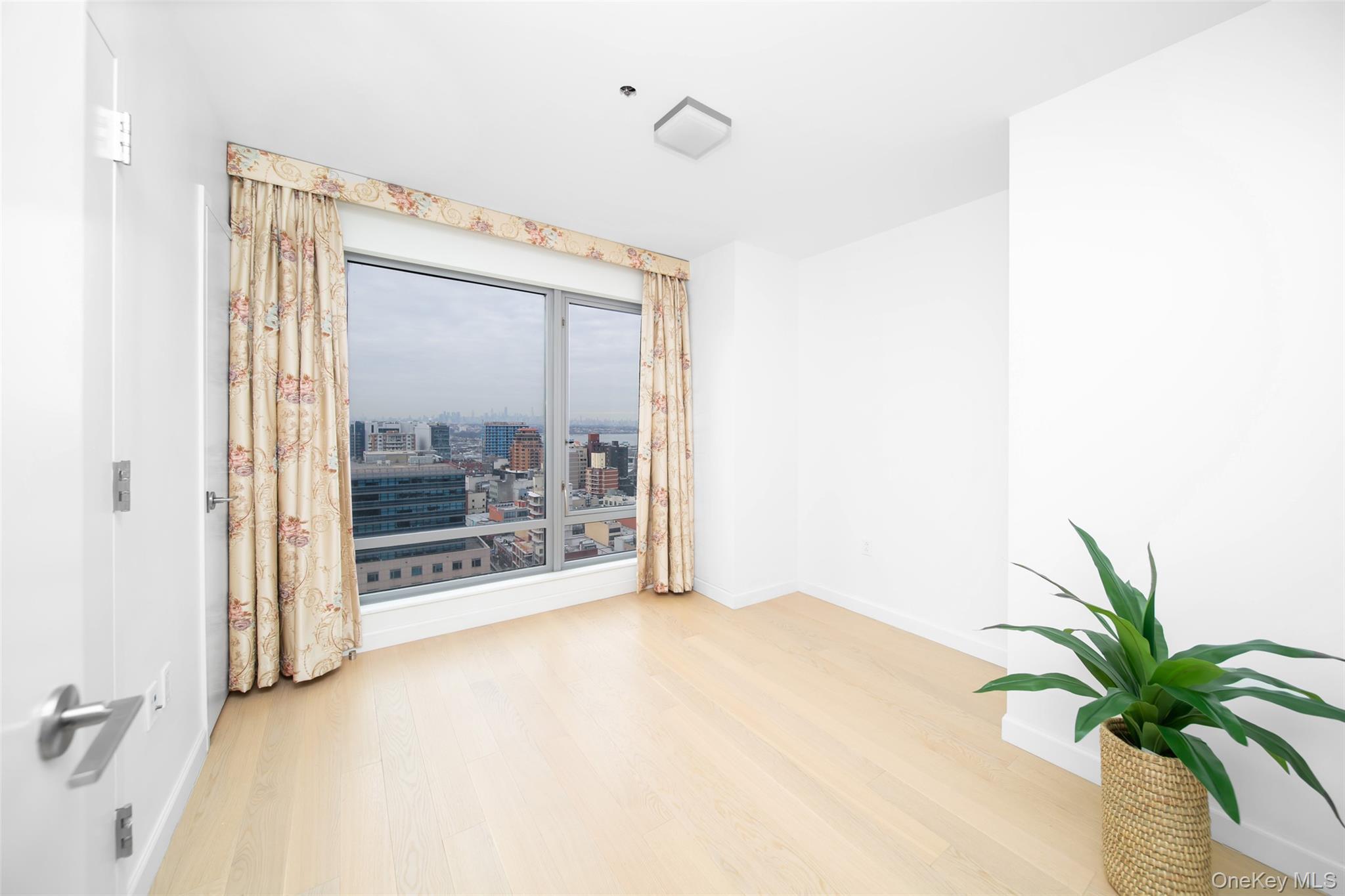 Condo 39th  Queens, NY 11354, MLS-813745-20