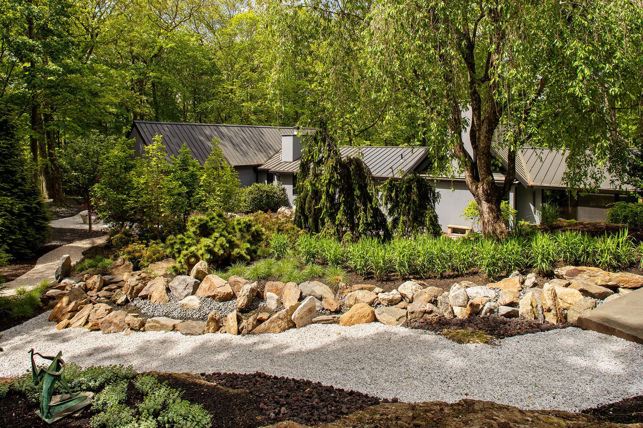 Single Family Indian Hill  Westchester County, NY 10576, MLS-813754-32