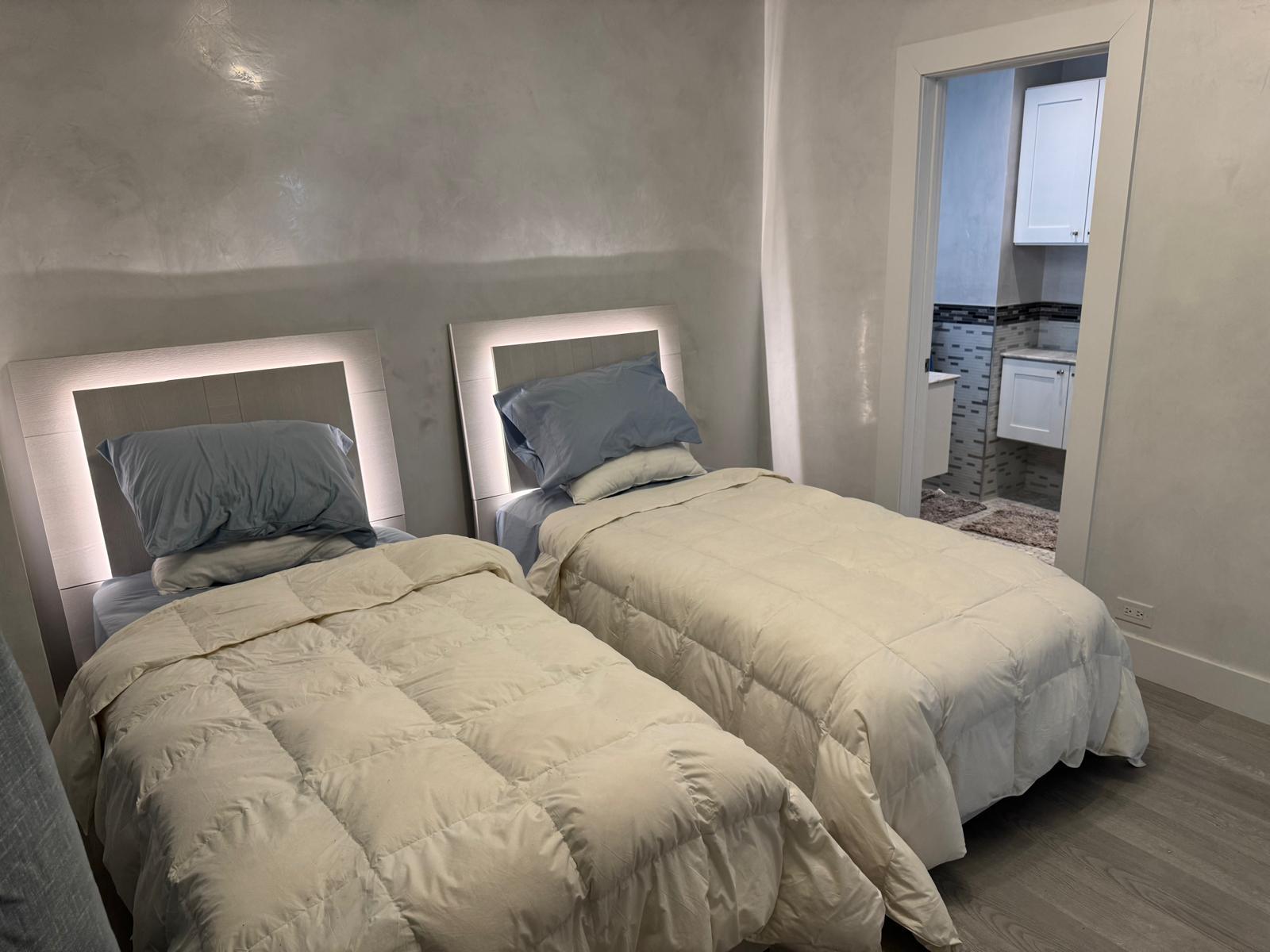 Condo End  Manhattan, NY 10024, MLS-813789-5