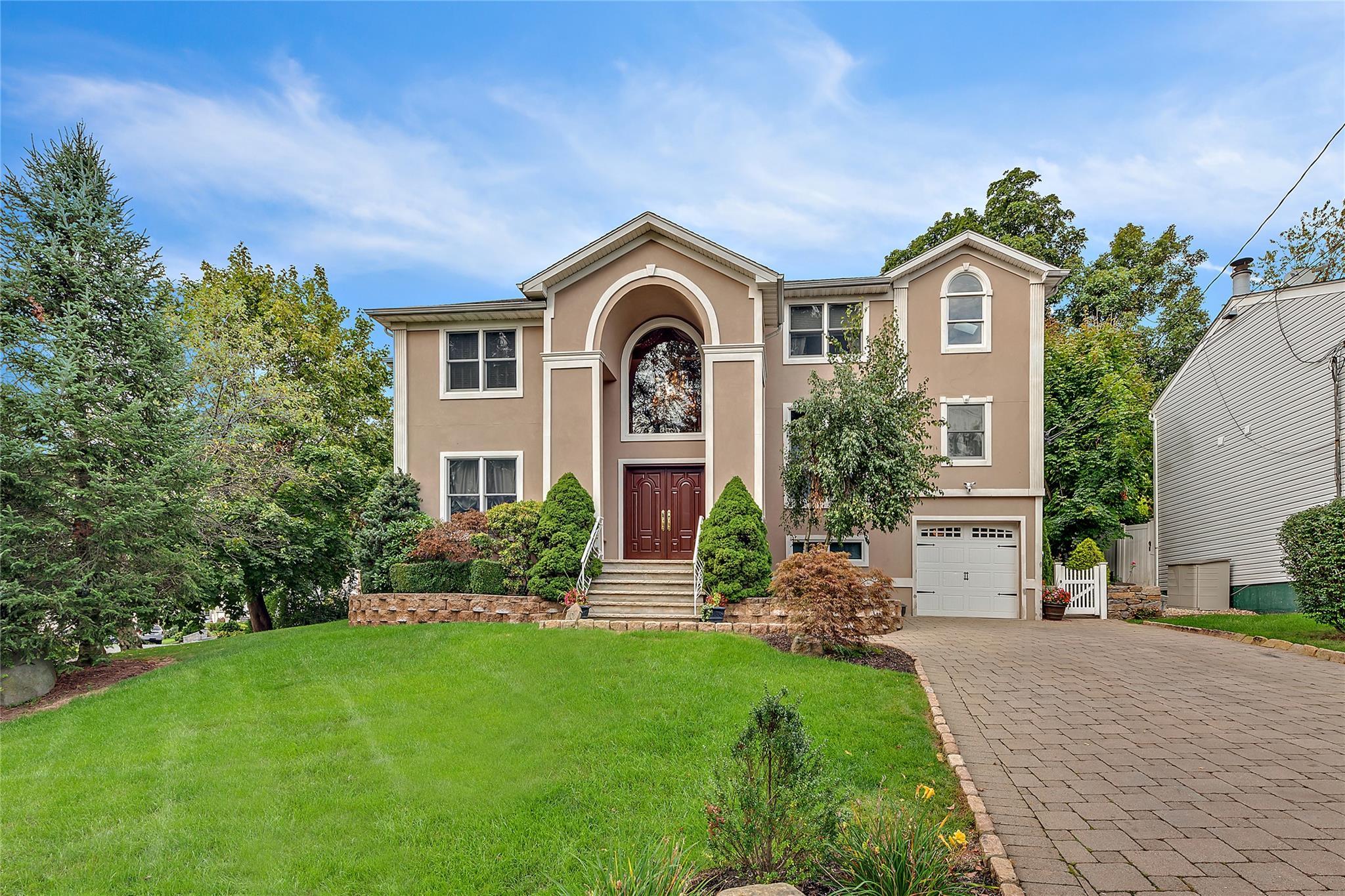 Single Family Dorchester  Westchester County, NY 10710, MLS-813832-39