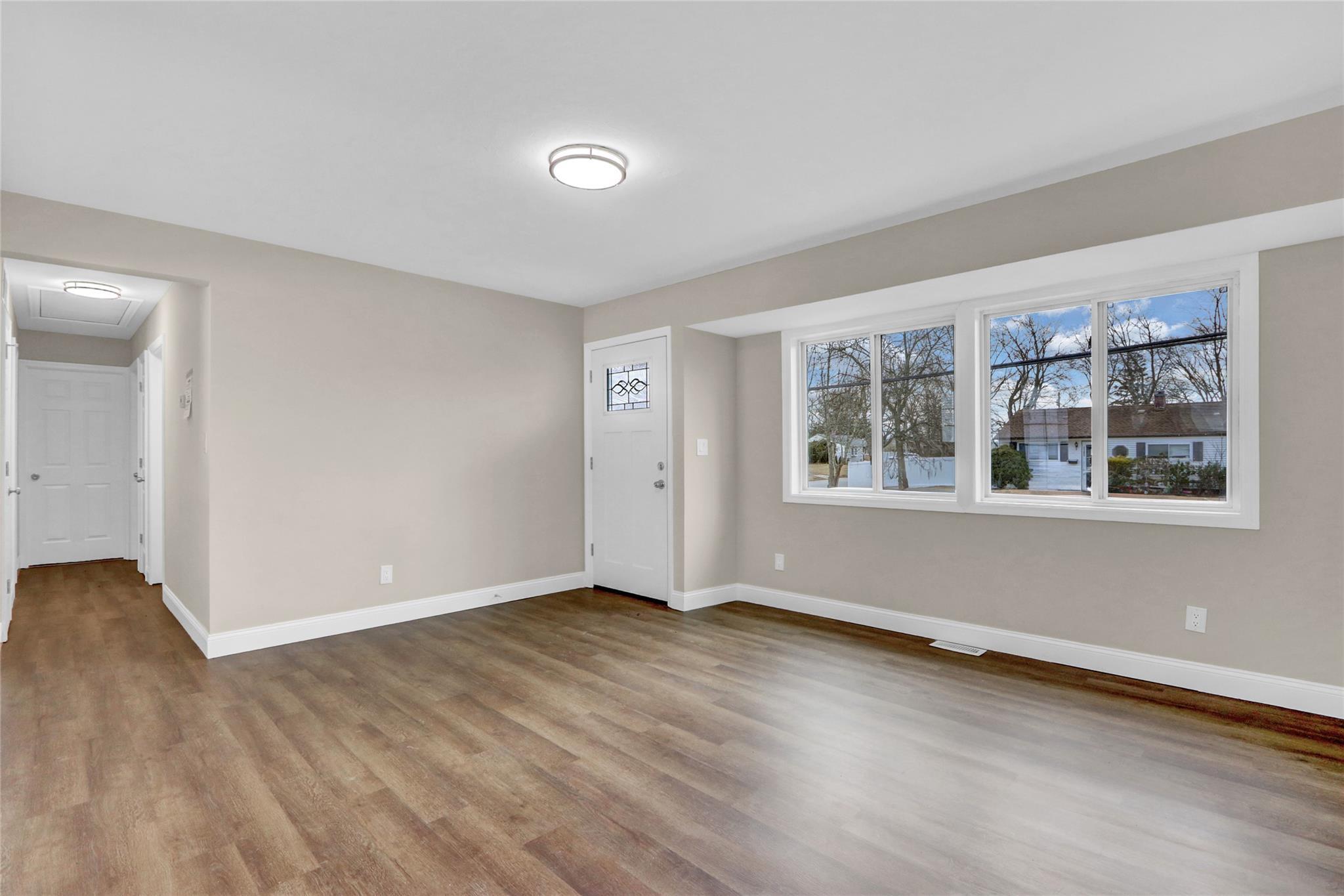 Single Family Knickerbocker  Suffolk County, NY 11763, MLS-813842-4