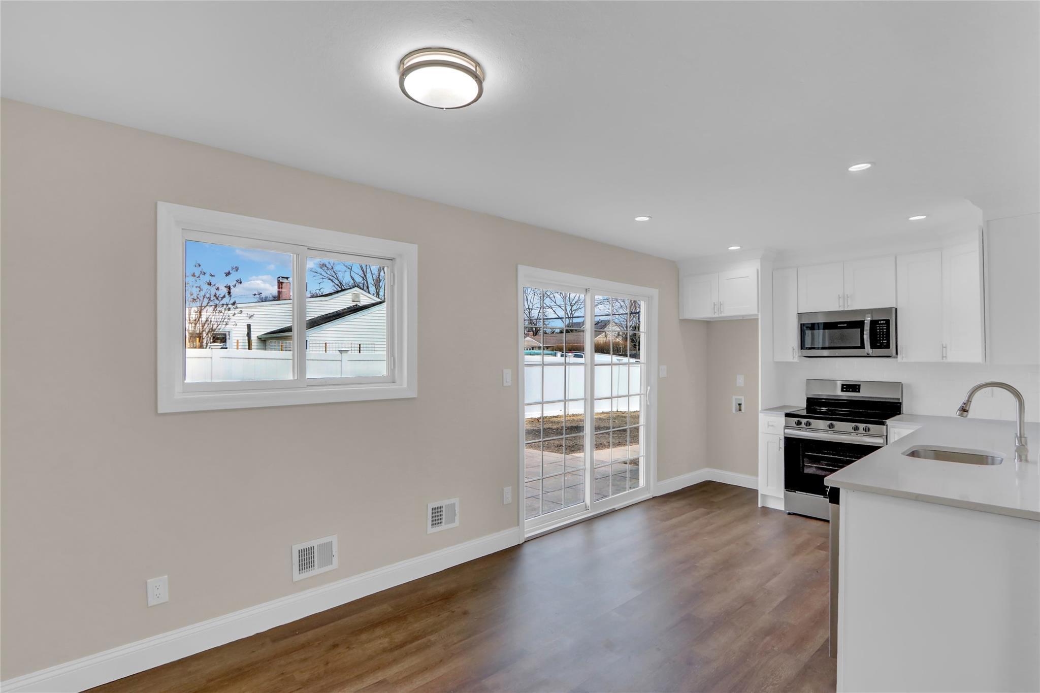 Single Family Knickerbocker  Suffolk County, NY 11763, MLS-813842-6
