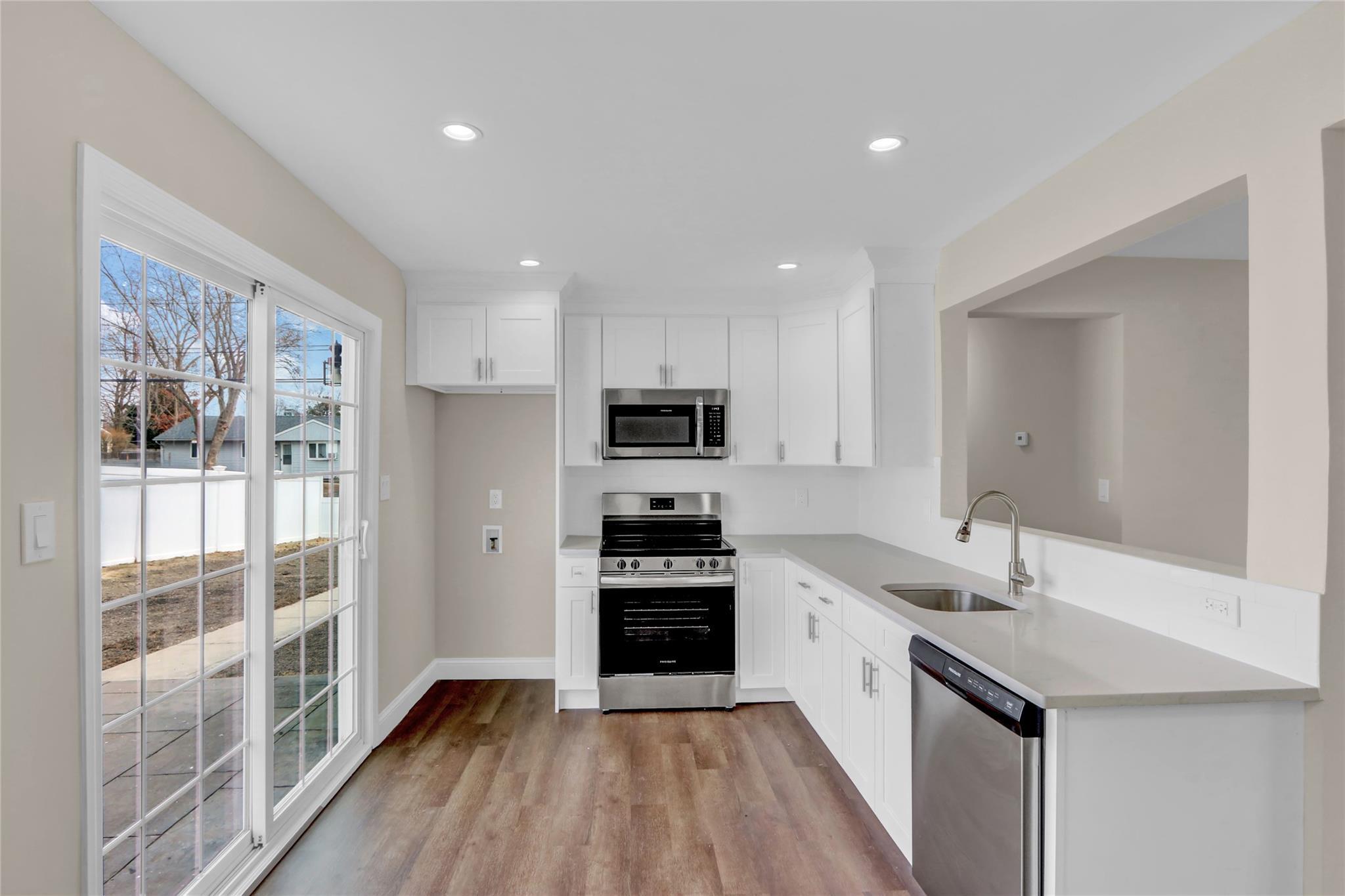 Single Family Knickerbocker  Suffolk County, NY 11763, MLS-813842-8