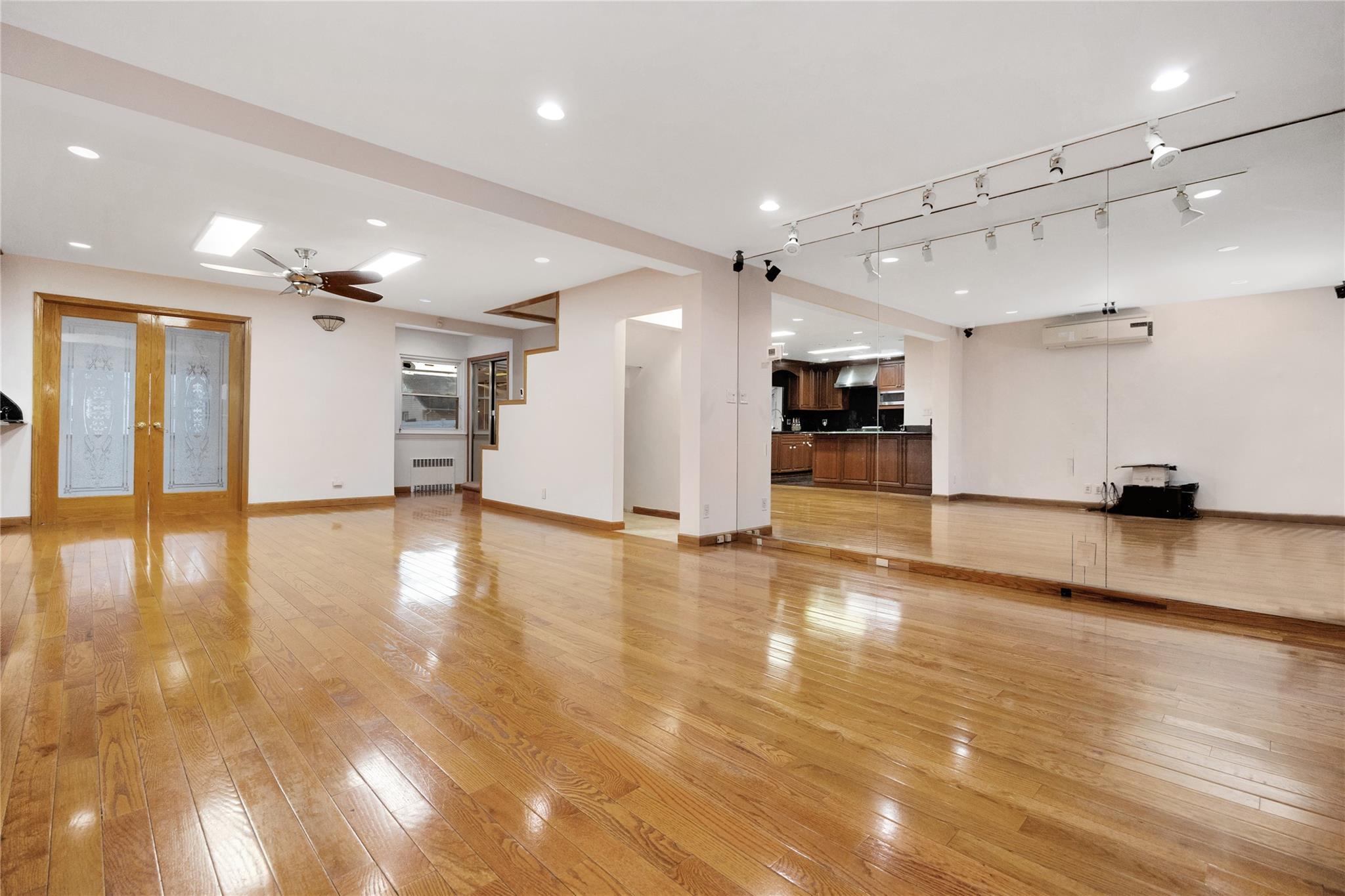 Single Family Saddle Rock  Nassau County, NY 11581, MLS-813880-11