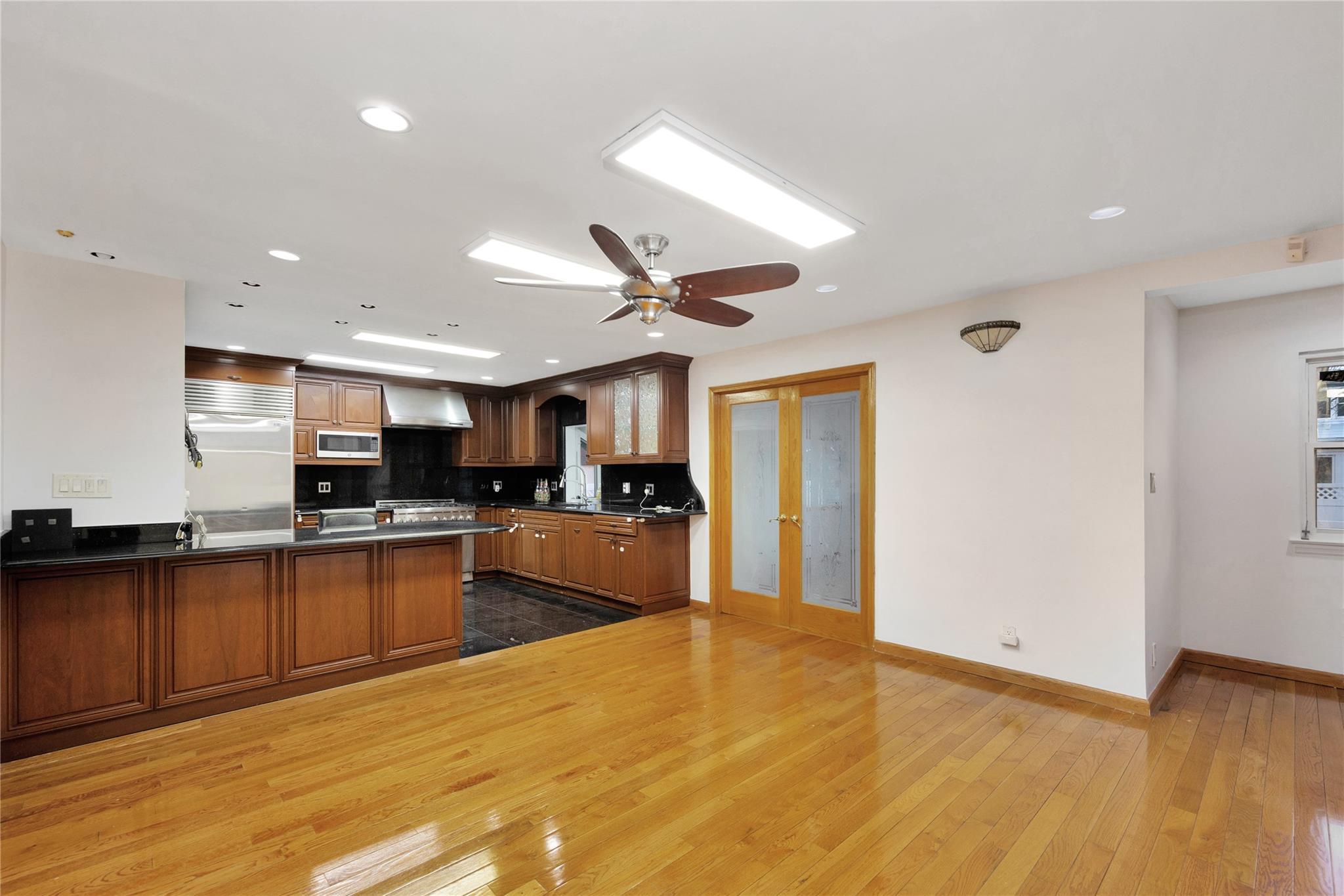 Single Family Saddle Rock  Nassau County, NY 11581, MLS-813880-14