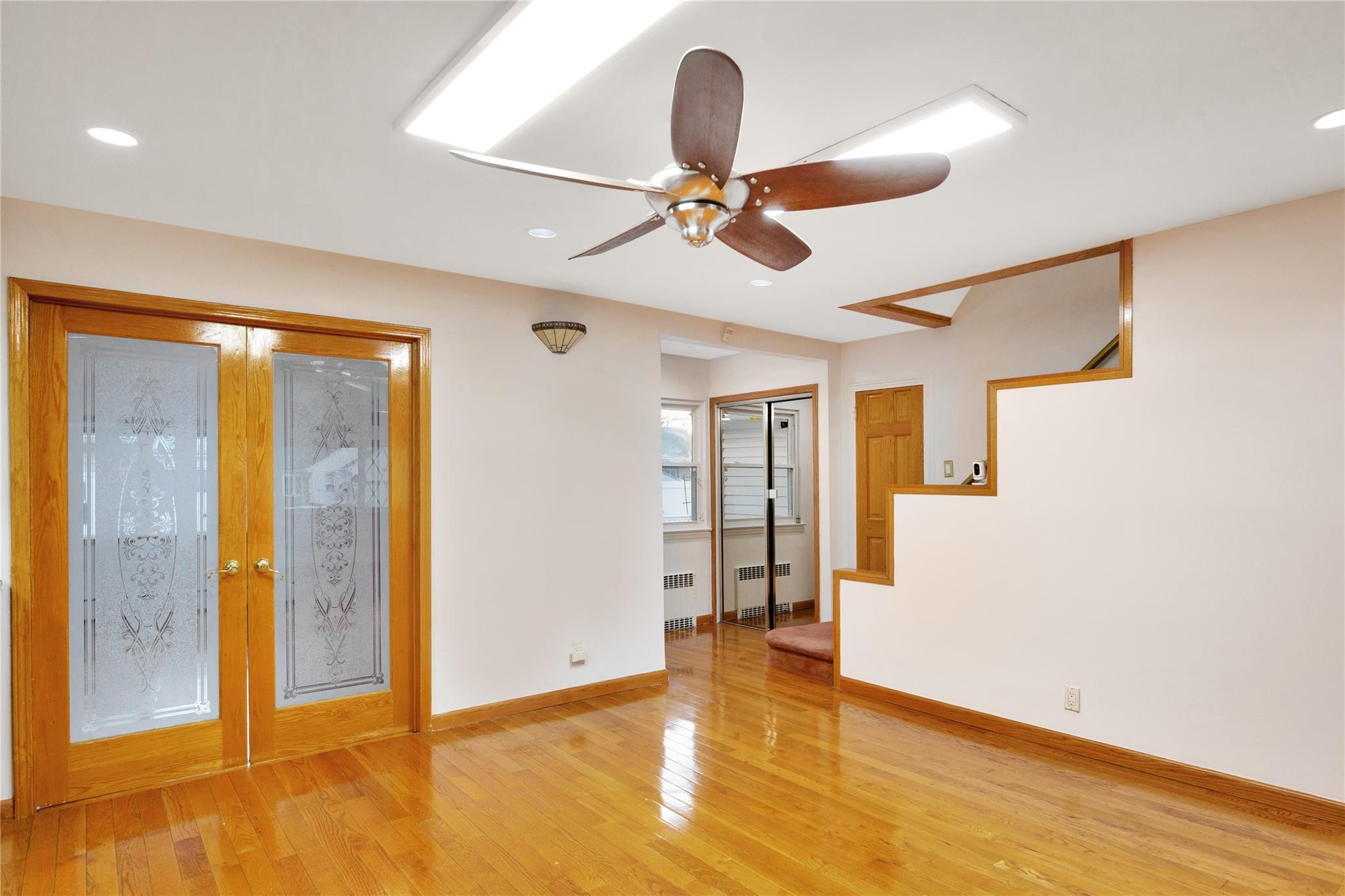 Single Family Saddle Rock  Nassau County, NY 11581, MLS-813880-17