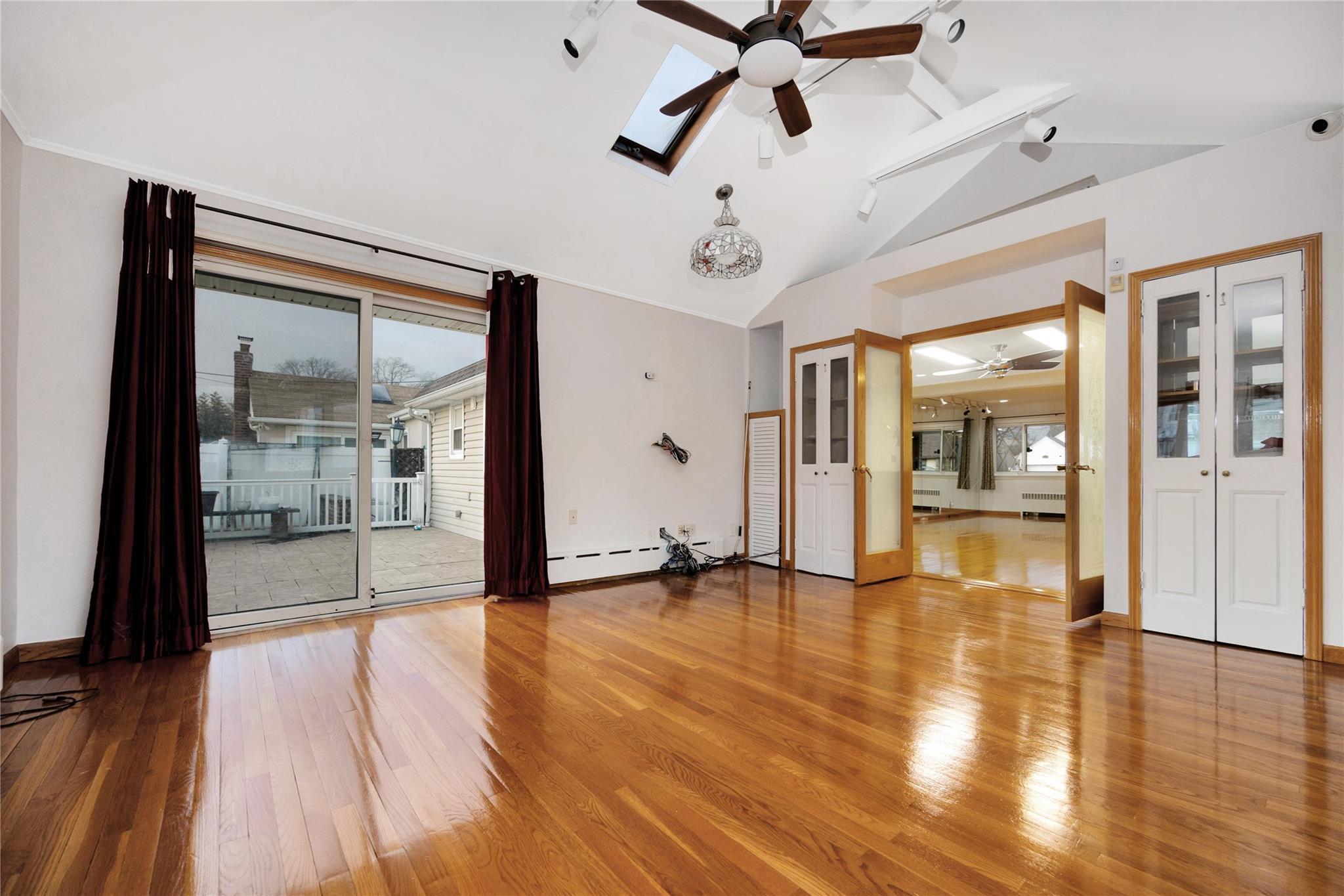 Single Family Saddle Rock  Nassau County, NY 11581, MLS-813880-23