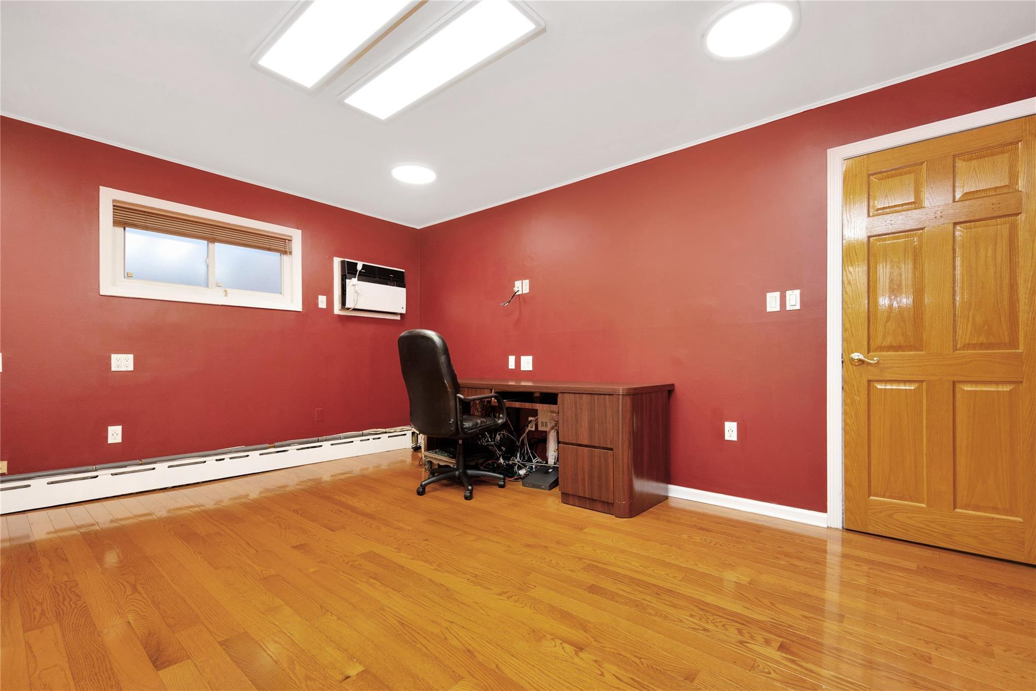 Single Family Saddle Rock  Nassau County, NY 11581, MLS-813880-31