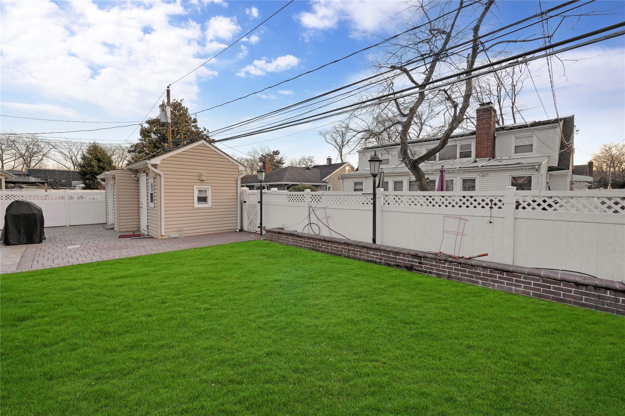 Single Family Saddle Rock  Nassau County, NY 11581, MLS-813880-9
