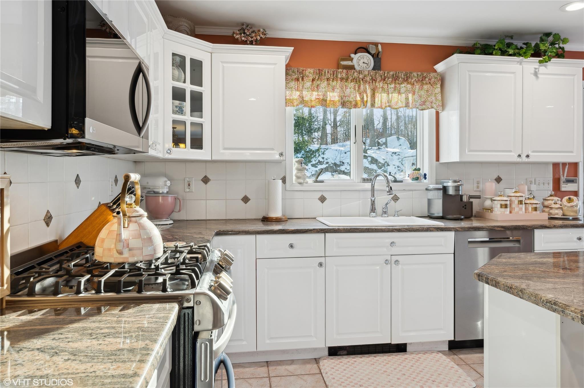 Single Family Dickens  Rockland County, NY 10980, MLS-814055-7
