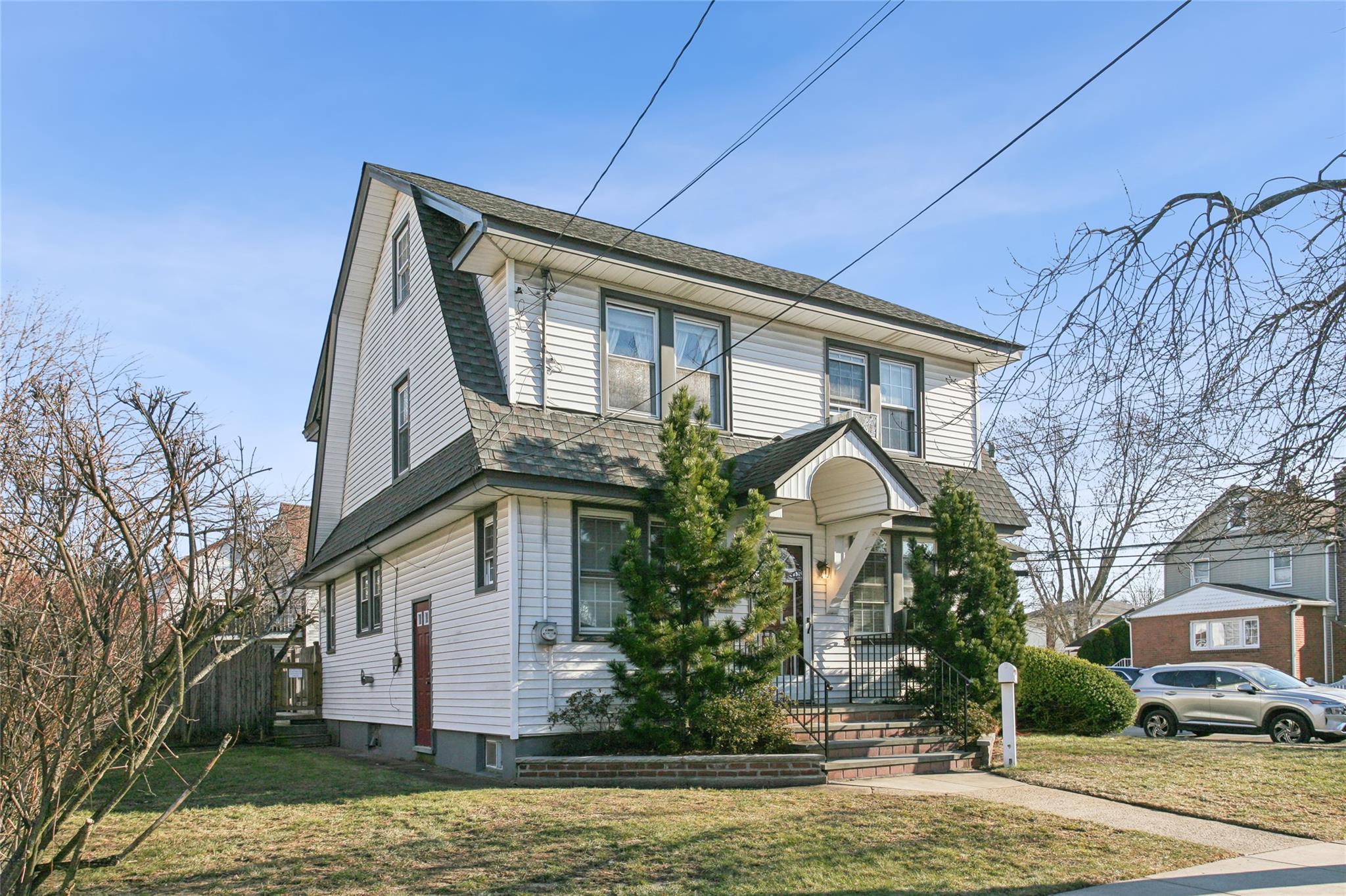 Single Family S Grove  Nassau County, NY 11580, MLS-814170-2