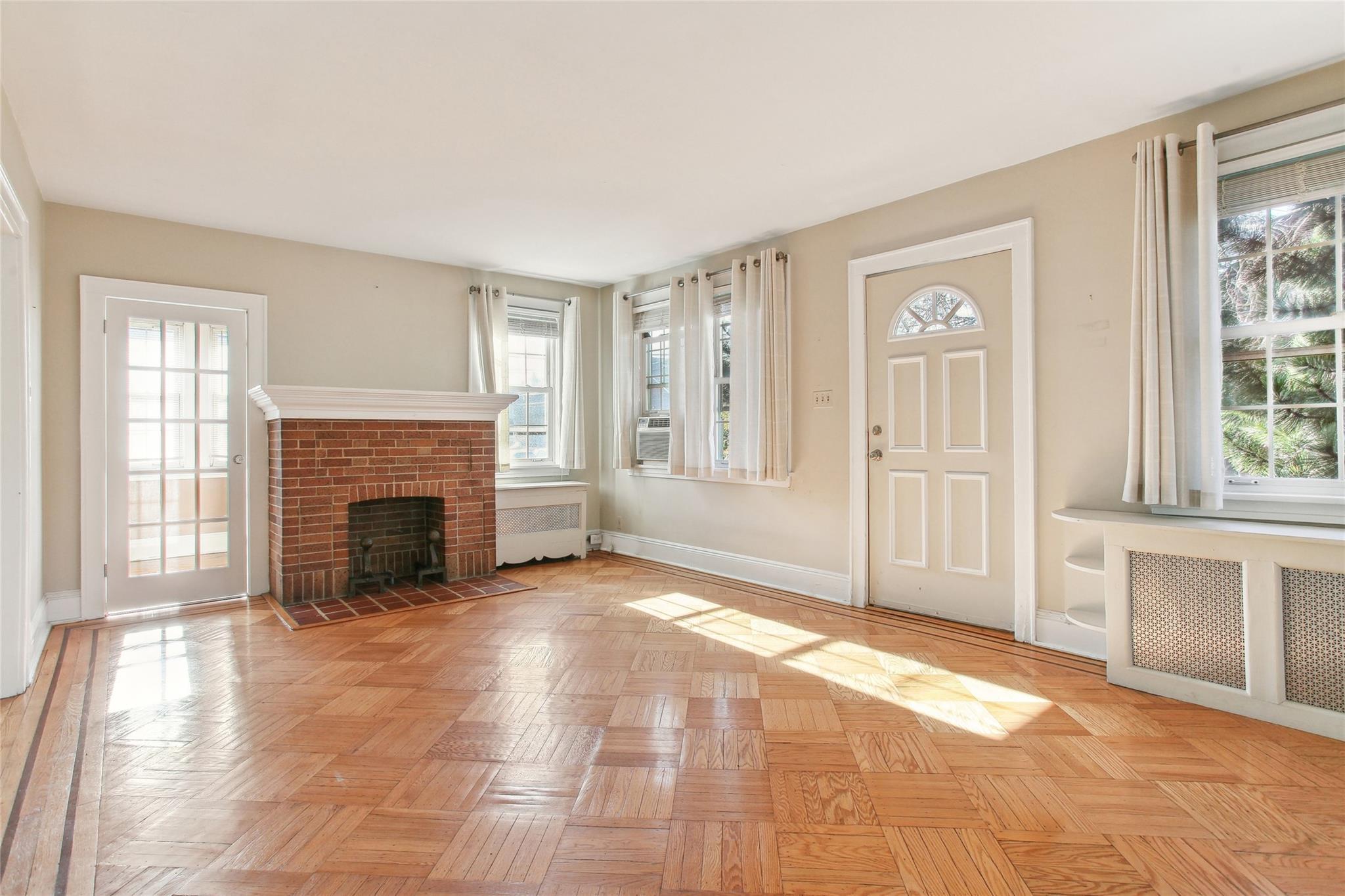 Single Family S Grove  Nassau County, NY 11580, MLS-814170-4
