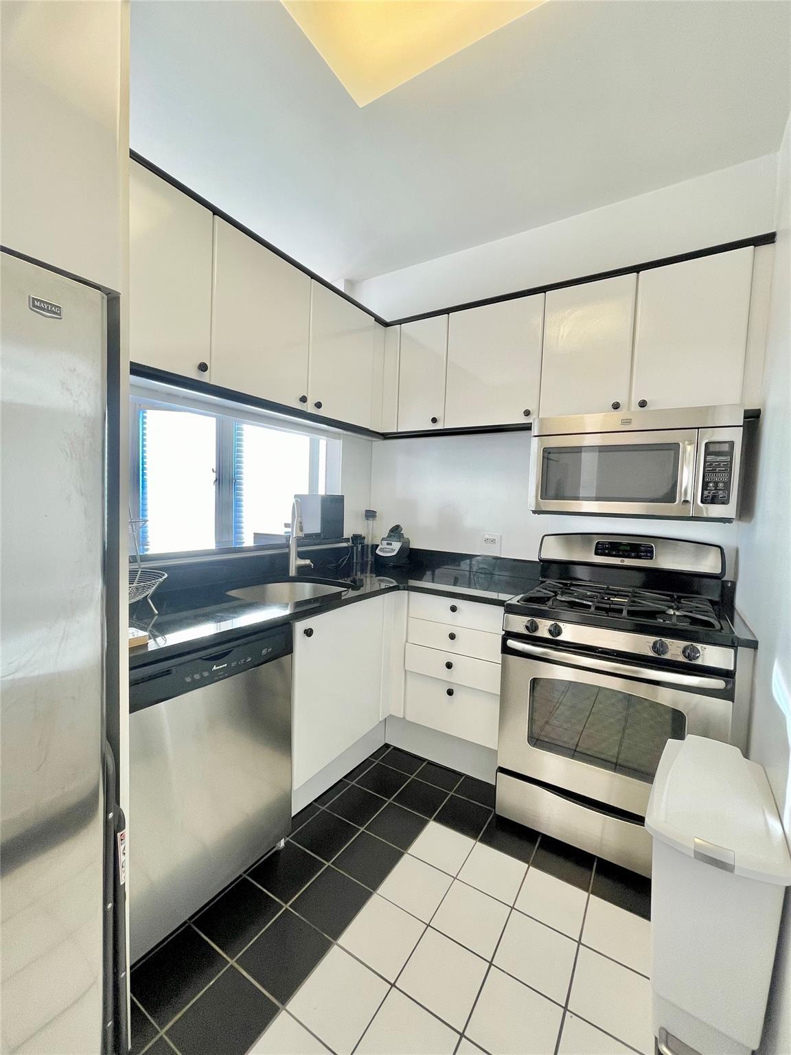 Condo 56th  Manhattan, NY 10019, MLS-814394-16