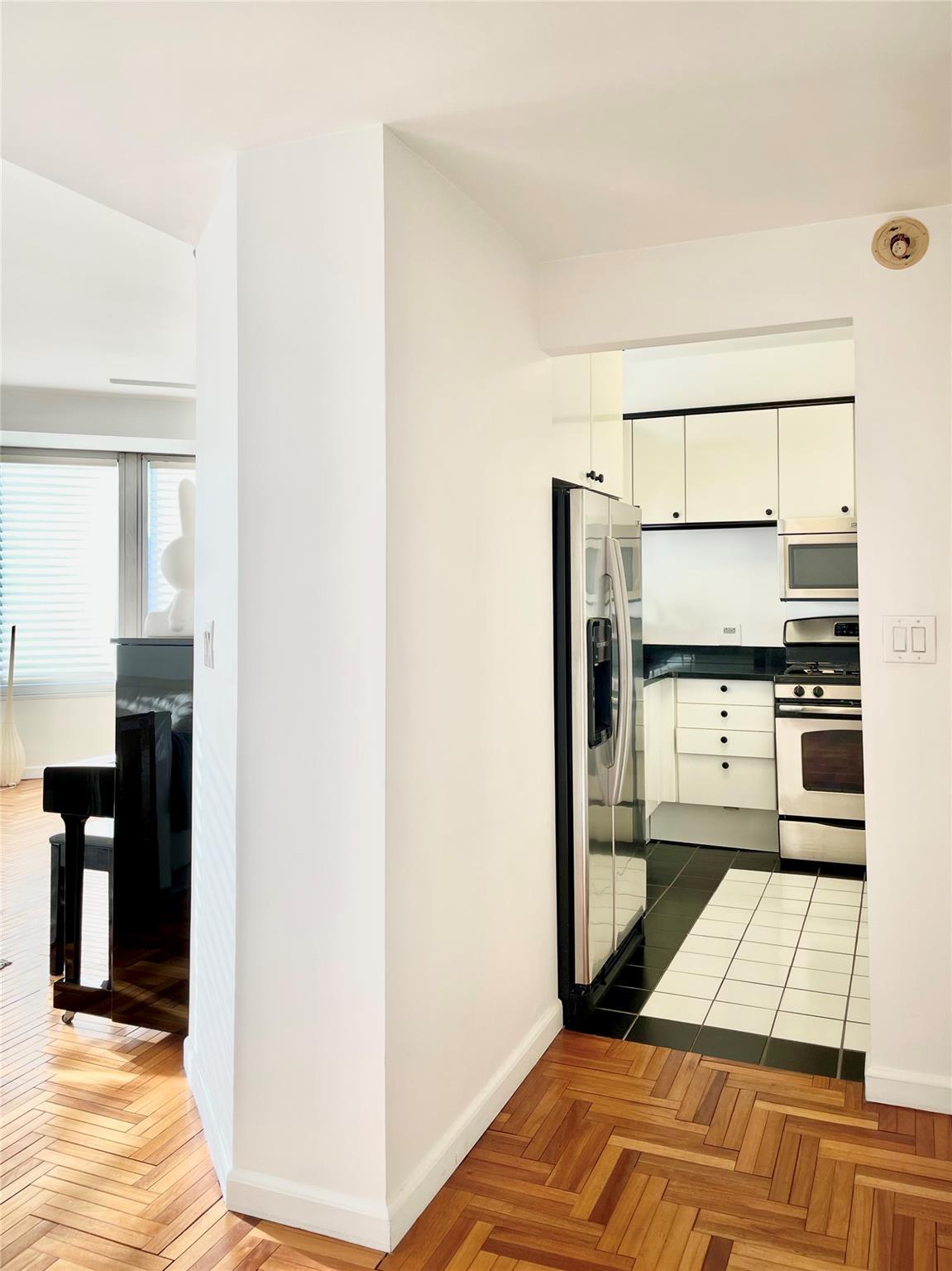 Condo 56th  Manhattan, NY 10019, MLS-814394-20