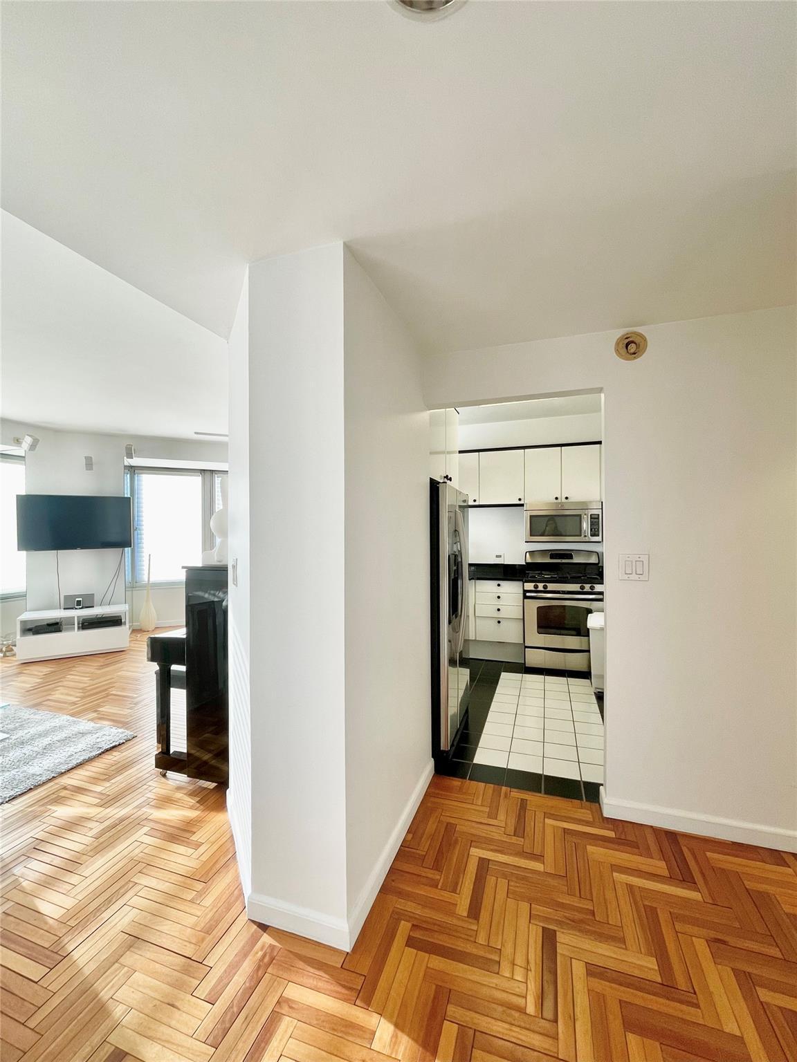 Condo 56th  Manhattan, NY 10019, MLS-814394-22