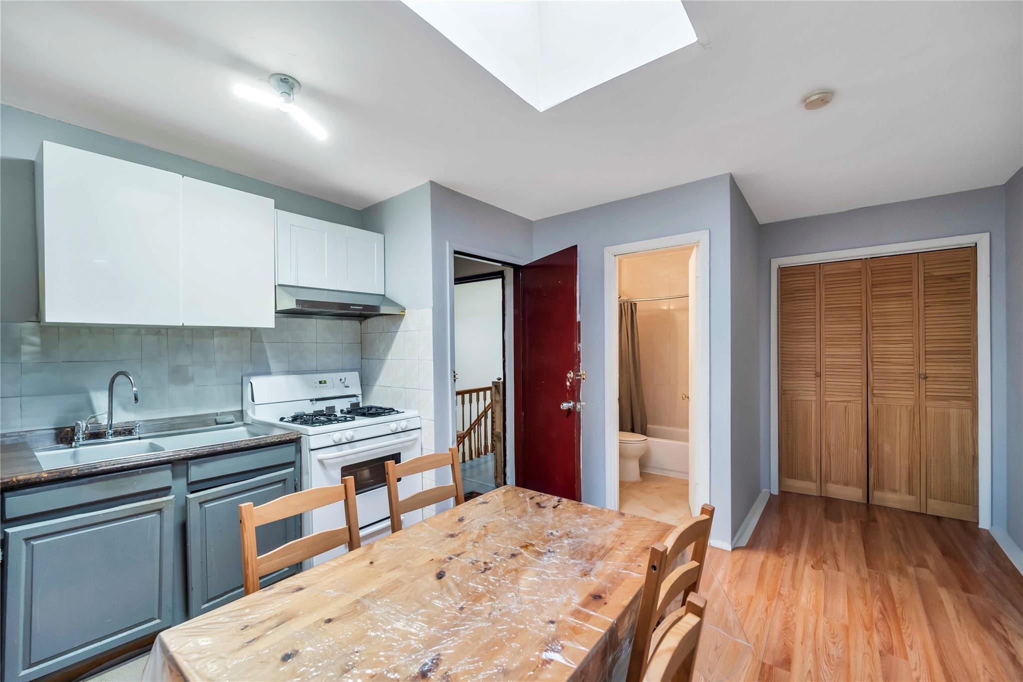 Single Family 98th  Queens, NY 11368, MLS-814527-38