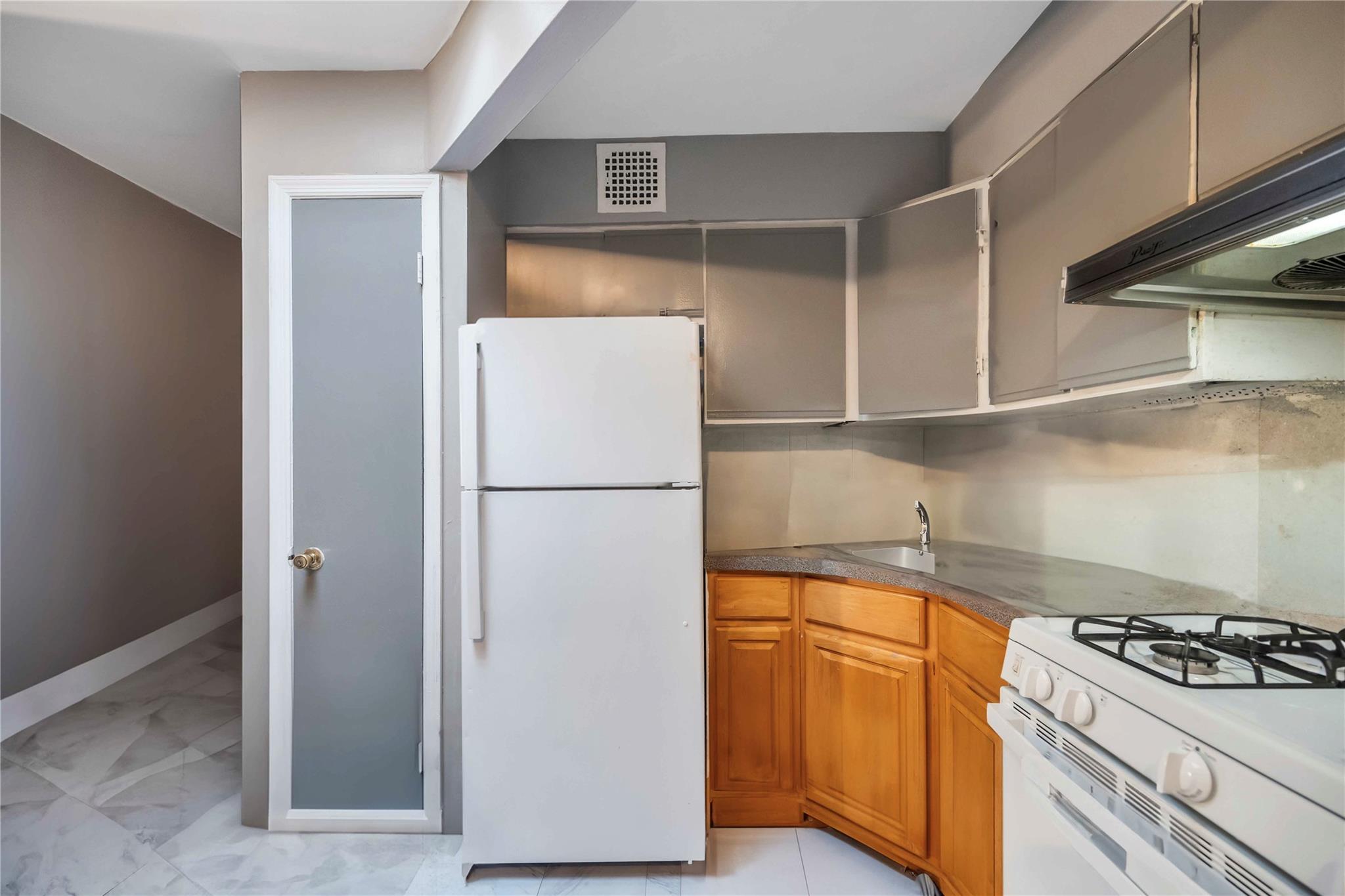 Single Family 98th  Queens, NY 11368, MLS-814527-43