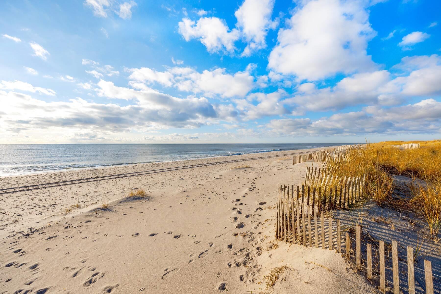 Single Family Dune  Suffolk County, NY 11978, MLS-814645-41