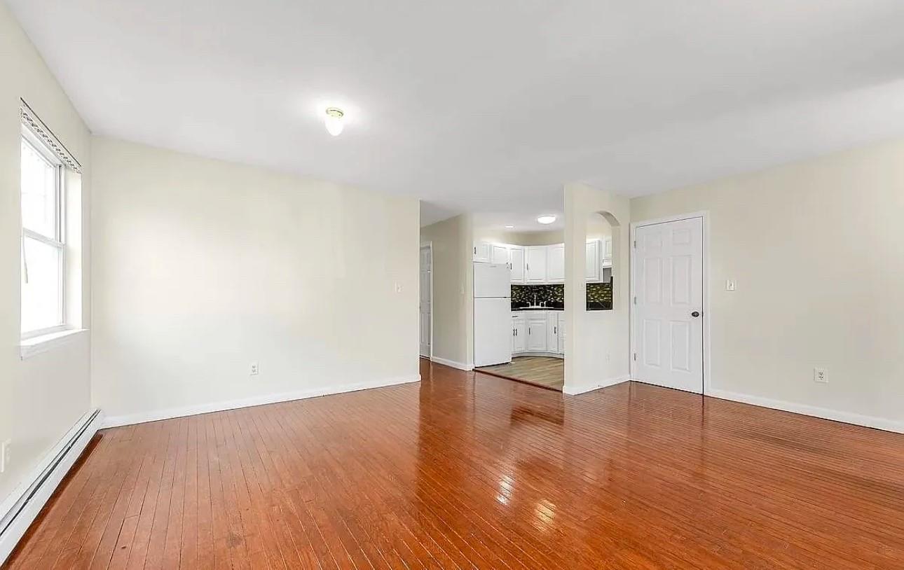 Apartment Burchell  Queens, NY 11692, MLS-814872-2