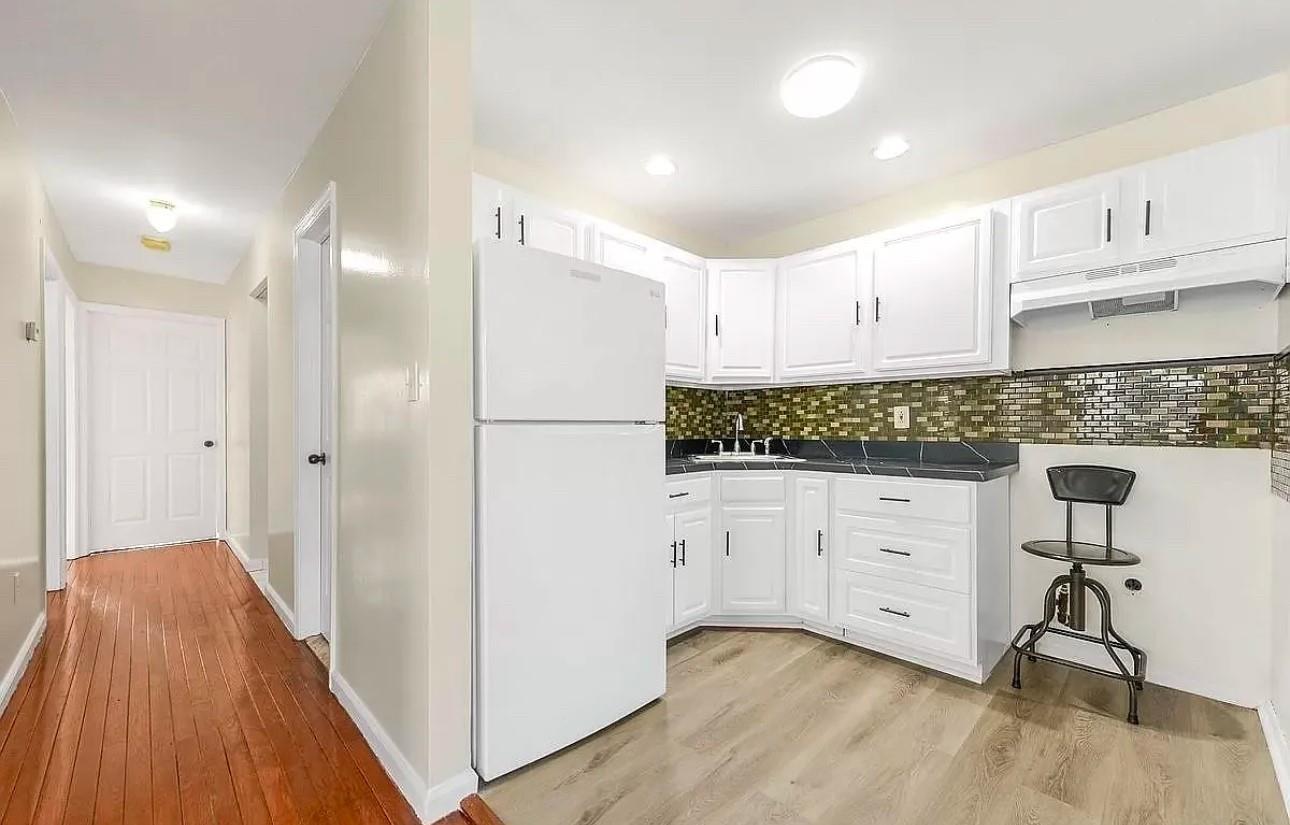Apartment Burchell  Queens, NY 11692, MLS-814872-3