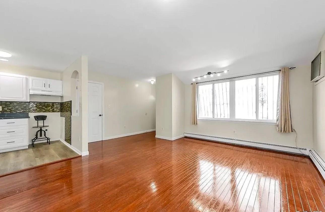 Apartment Burchell  Queens, NY 11692, MLS-814872-4