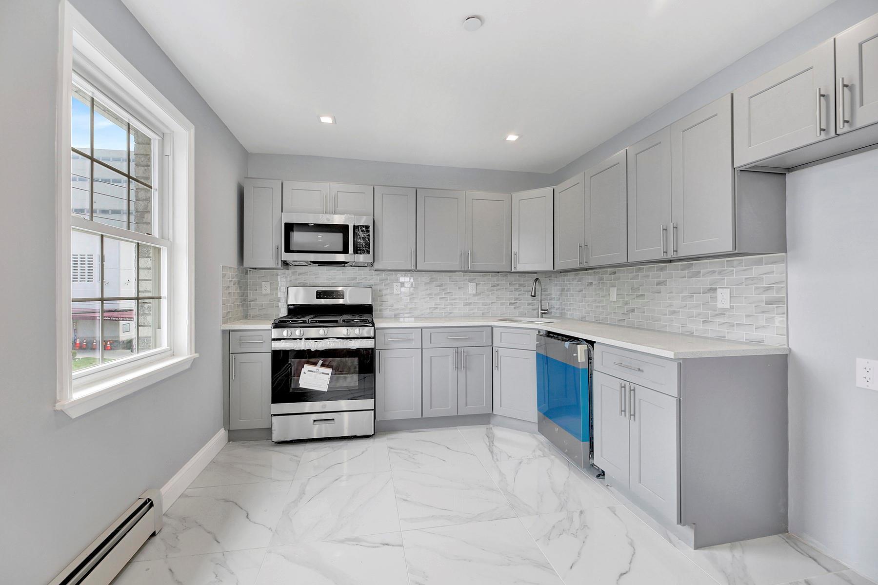 Single Family Smith  Queens, NY 11434, MLS-814875-2