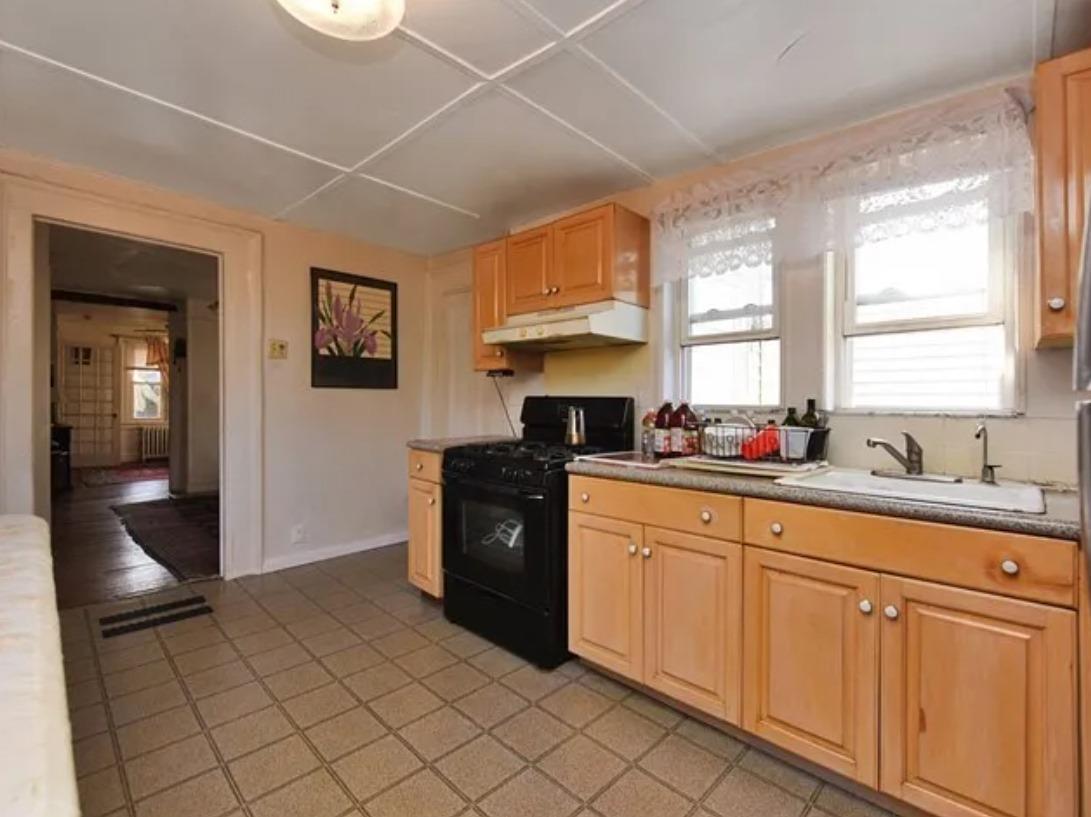 Single Family Corlear  Bronx, NY 10463, MLS-814932-7
