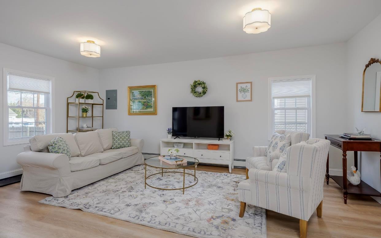 Single Family Peconic  Suffolk County, NY 11784, MLS-814934-5