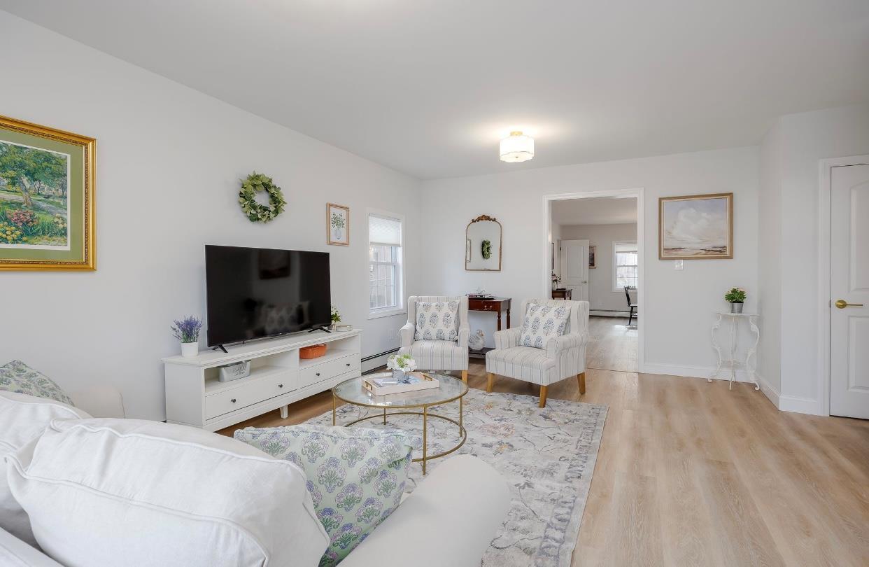 Single Family Peconic  Suffolk County, NY 11784, MLS-814934-9