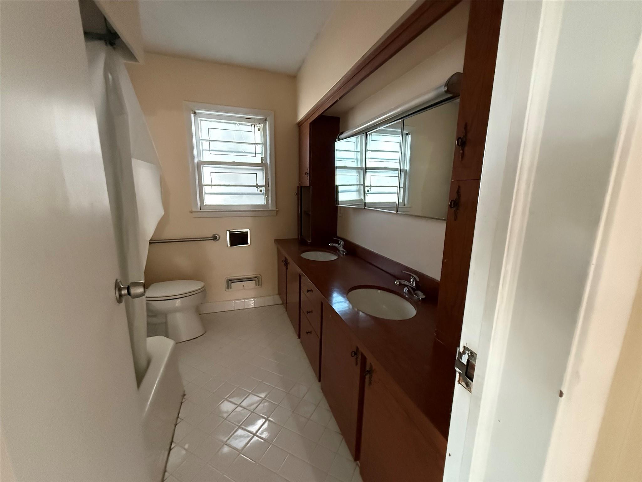 Single Family Cedarhurst  Nassau County, NY 11516, MLS-815013-16
