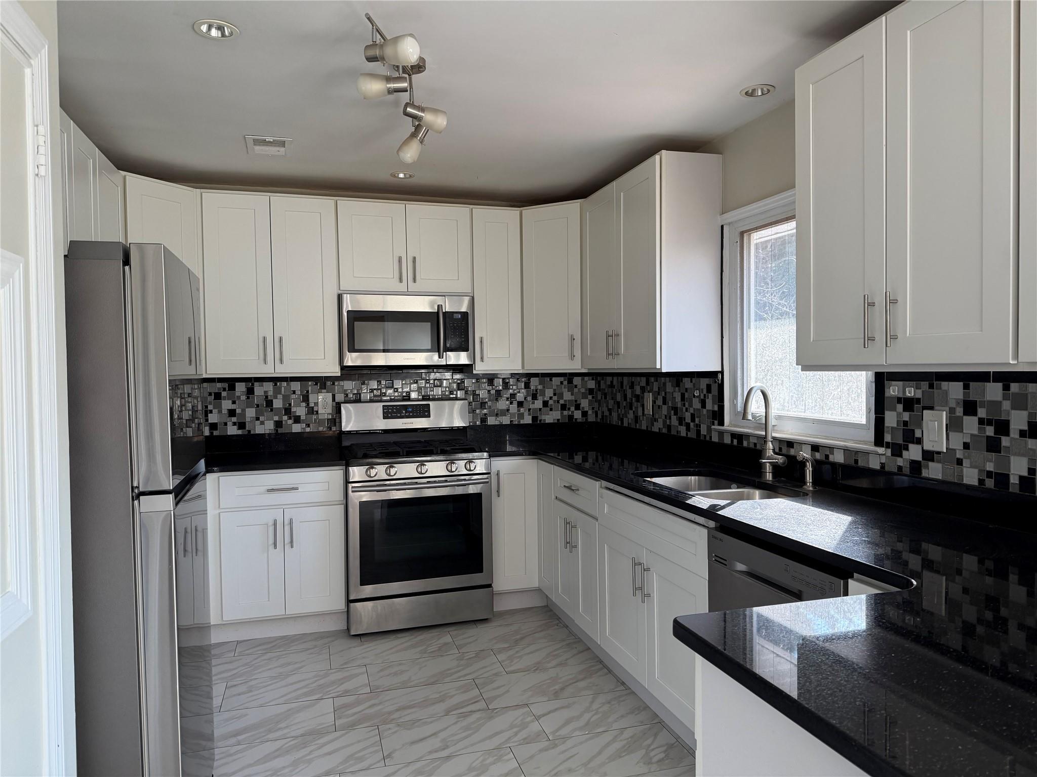 Single Family Cedarhurst  Nassau County, NY 11516, MLS-815013-9