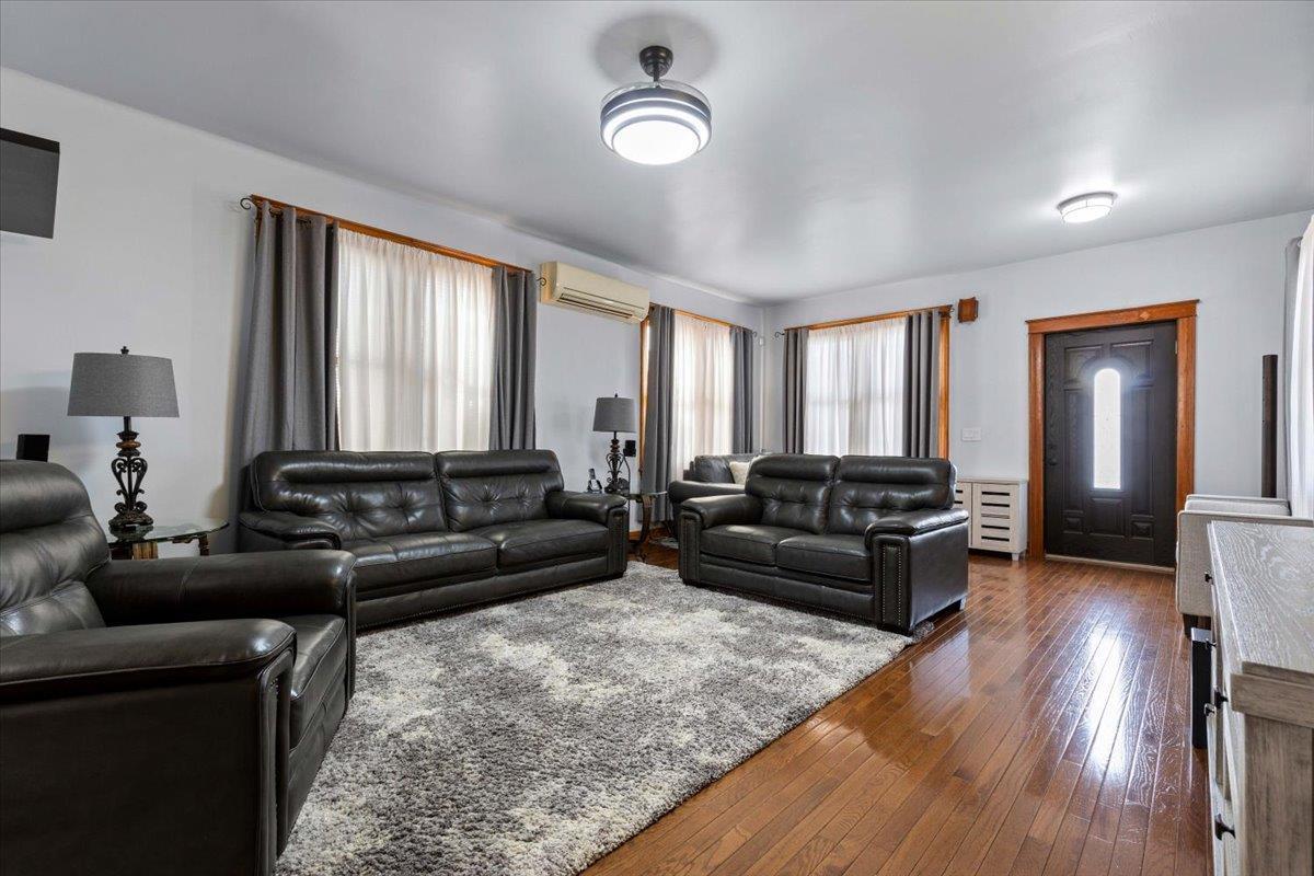 Single Family Gillespie  Bronx, NY 10461, MLS-815385-6