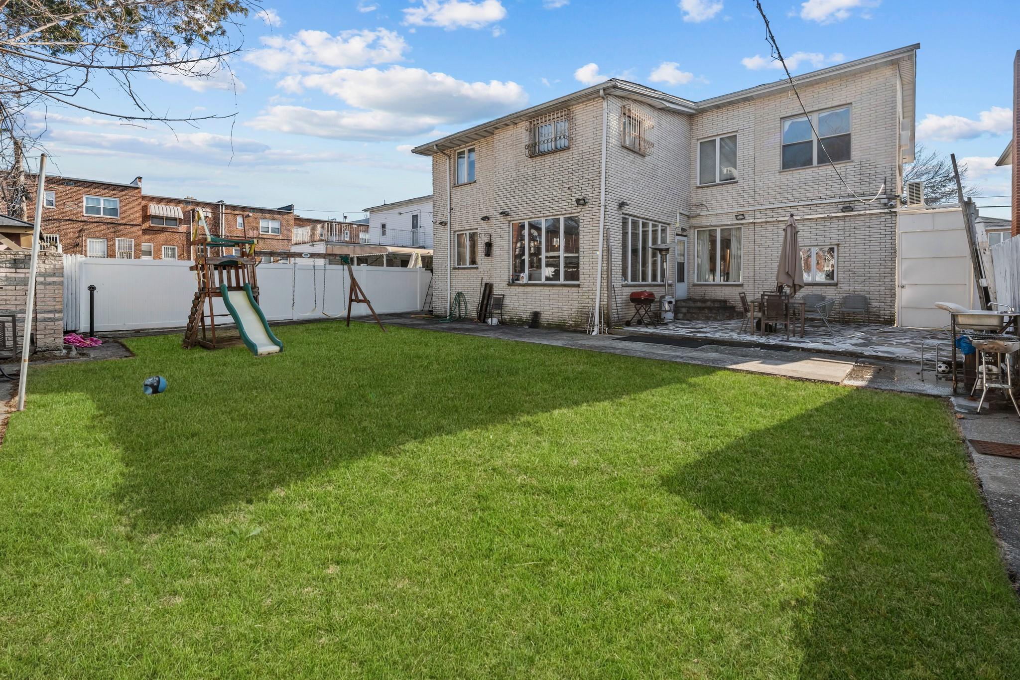 Single Family 63rd  Queens, NY 11367, MLS-815502-32