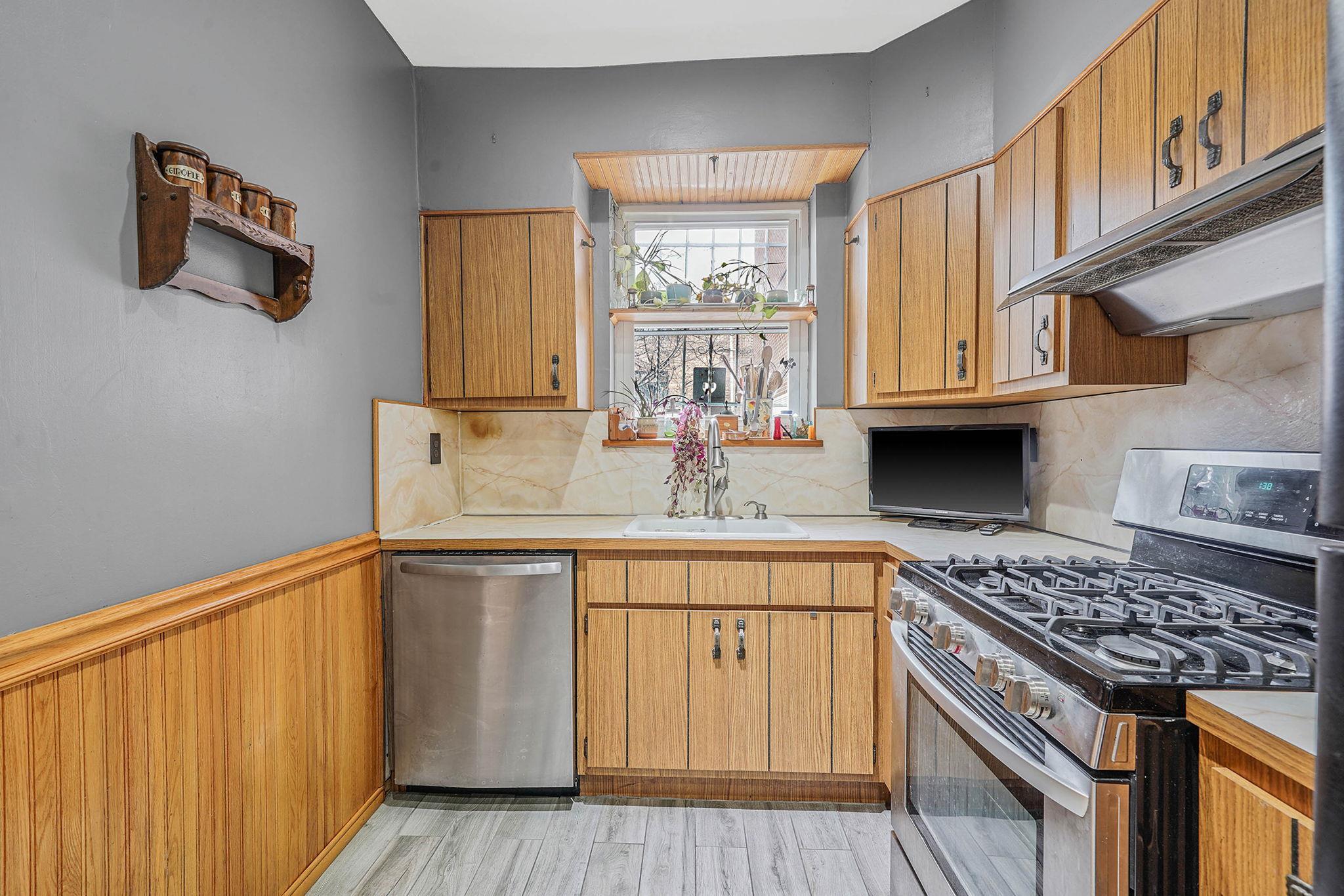 Single Family 74th  Queens, NY 11372, MLS-815544-9