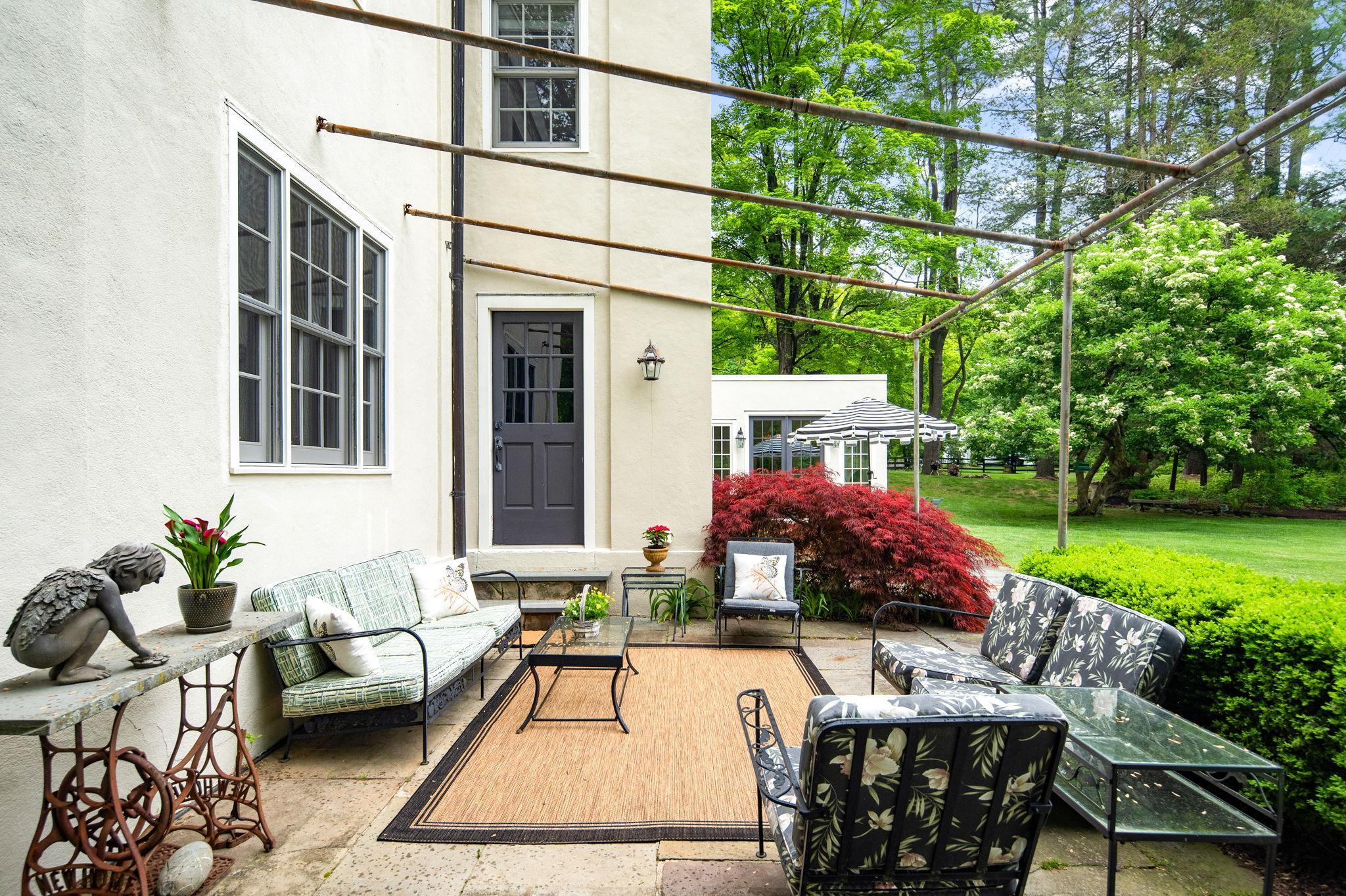 Single Family Armonk  Westchester County, NY 10549, MLS-815631-10