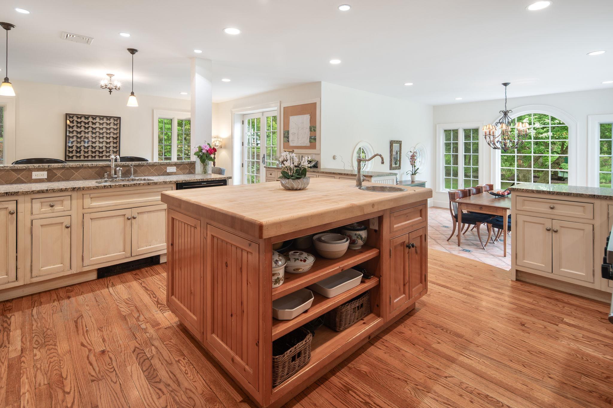Single Family Armonk  Westchester County, NY 10549, MLS-815631-25
