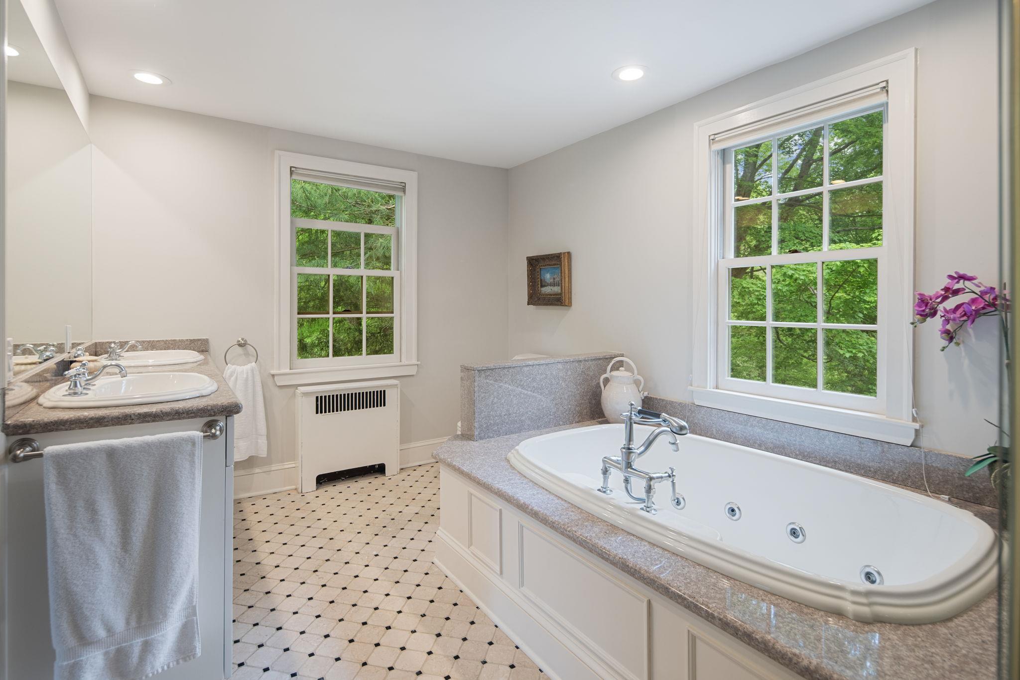 Single Family Armonk  Westchester County, NY 10549, MLS-815631-34