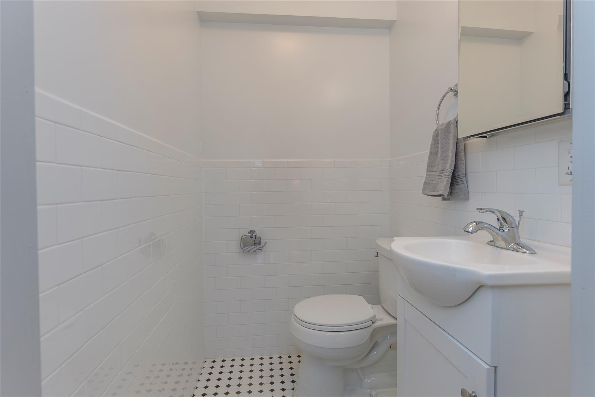Single Family Albany Post  Ulster County, NY 12525, MLS-815640-16