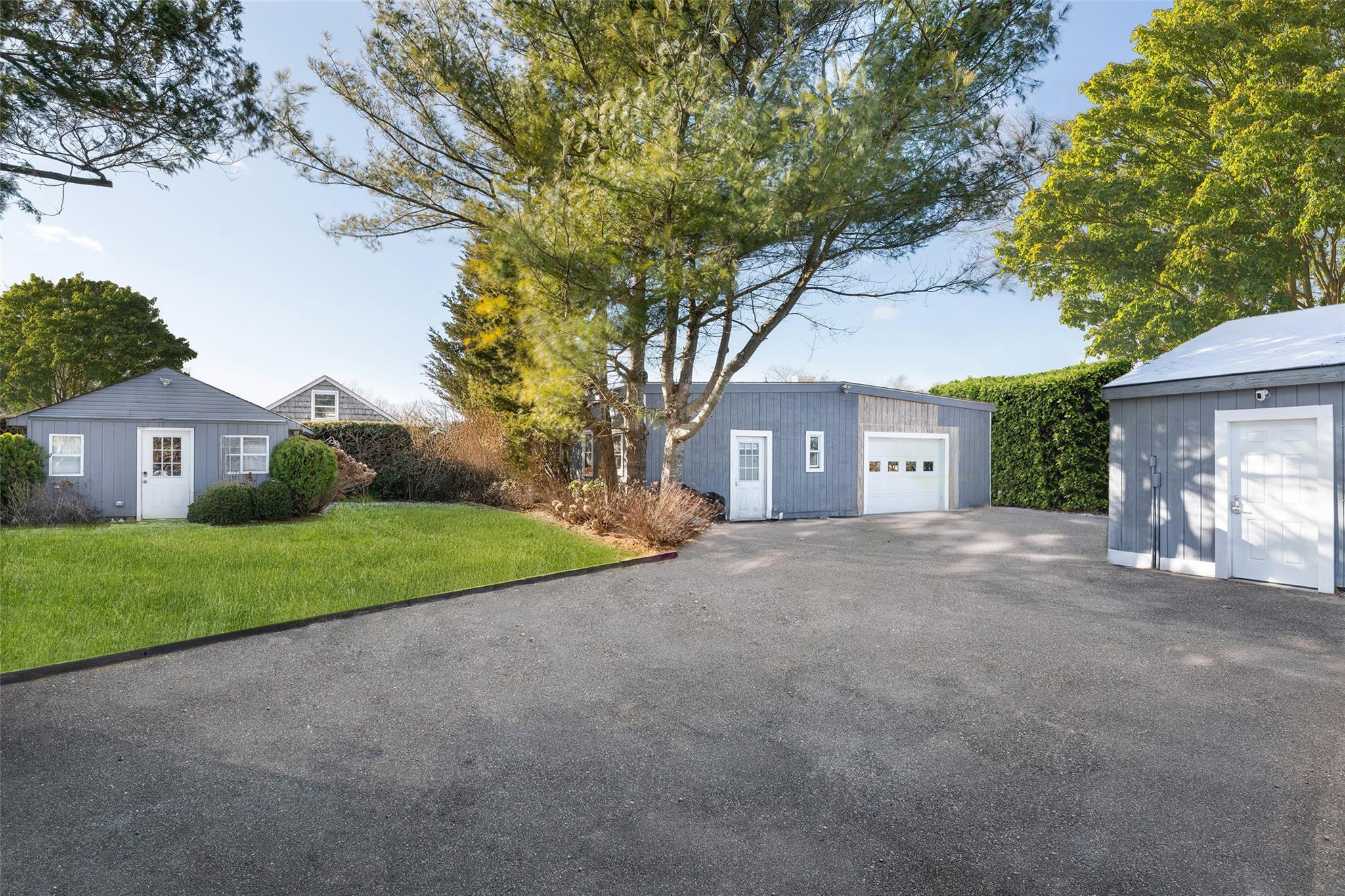 Single Family Hampton  Suffolk County, NY 11968, MLS-815863-17