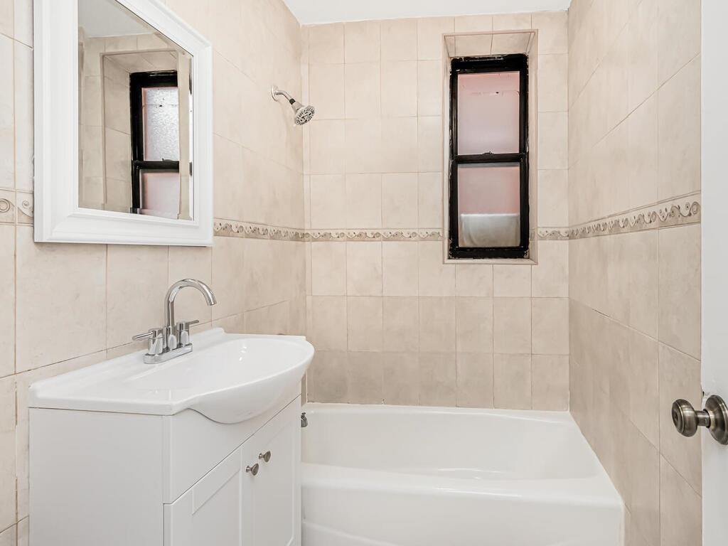 Coop Matthews  Bronx, NY 10462, MLS-815873-7