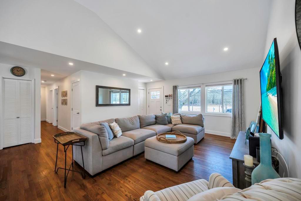 Single Family Evergreen  Suffolk County, NY 11940, MLS-816023-8