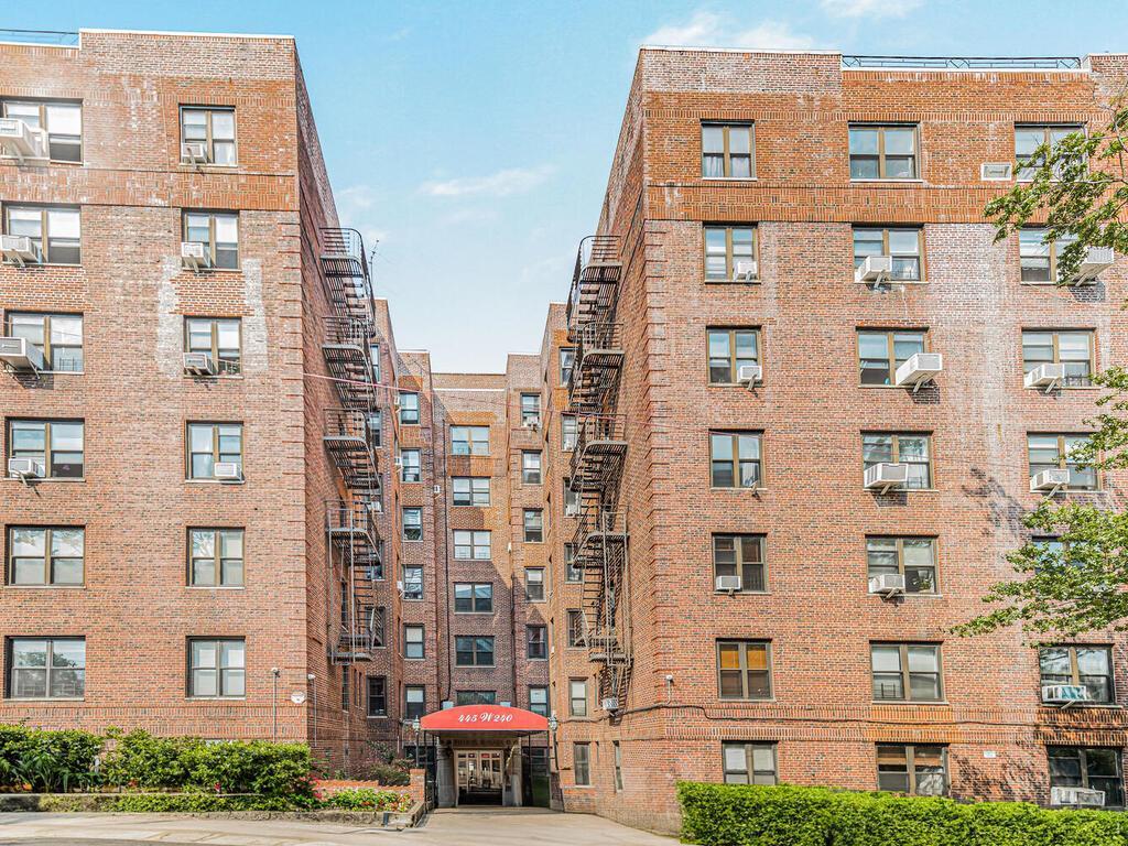 Apartment 240th.  Bronx, NY 10463, MLS-816070-17