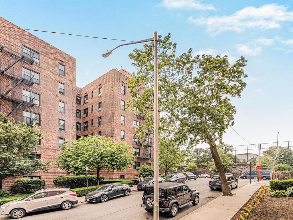Apartment 240th.  Bronx, NY 10463, MLS-816070-18
