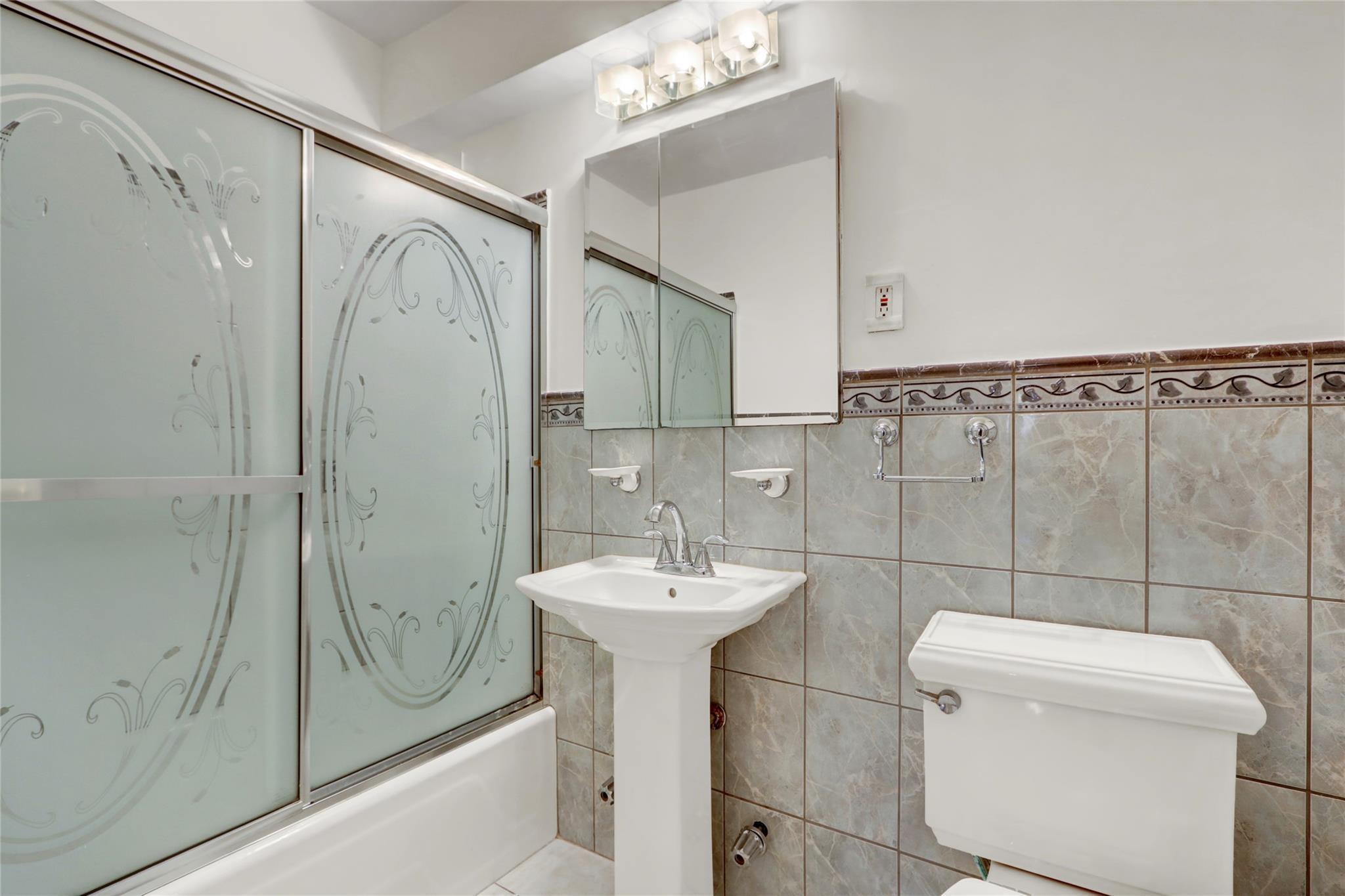 Coop 48th  Manhattan, NY 10017, MLS-816074-16