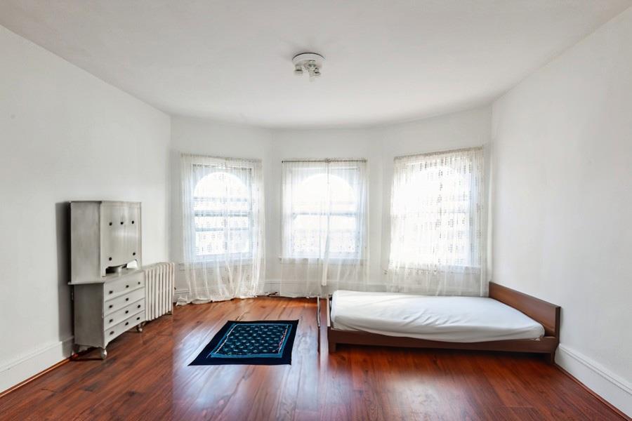 Single Family Beverley  Brooklyn, NY 11218, MLS-816106-20